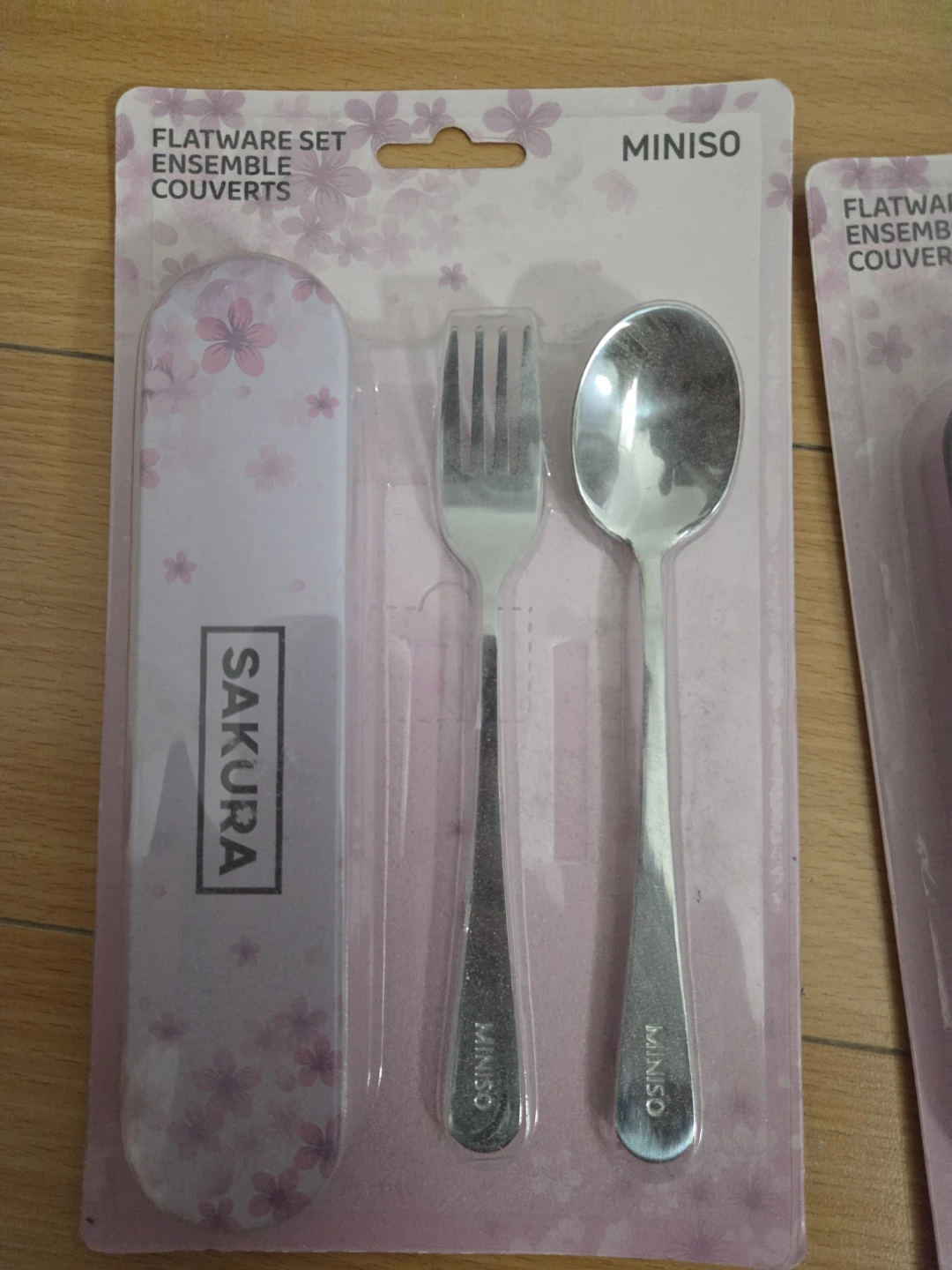 2 MINISO Sakura Flatware Set with Case - photo 3