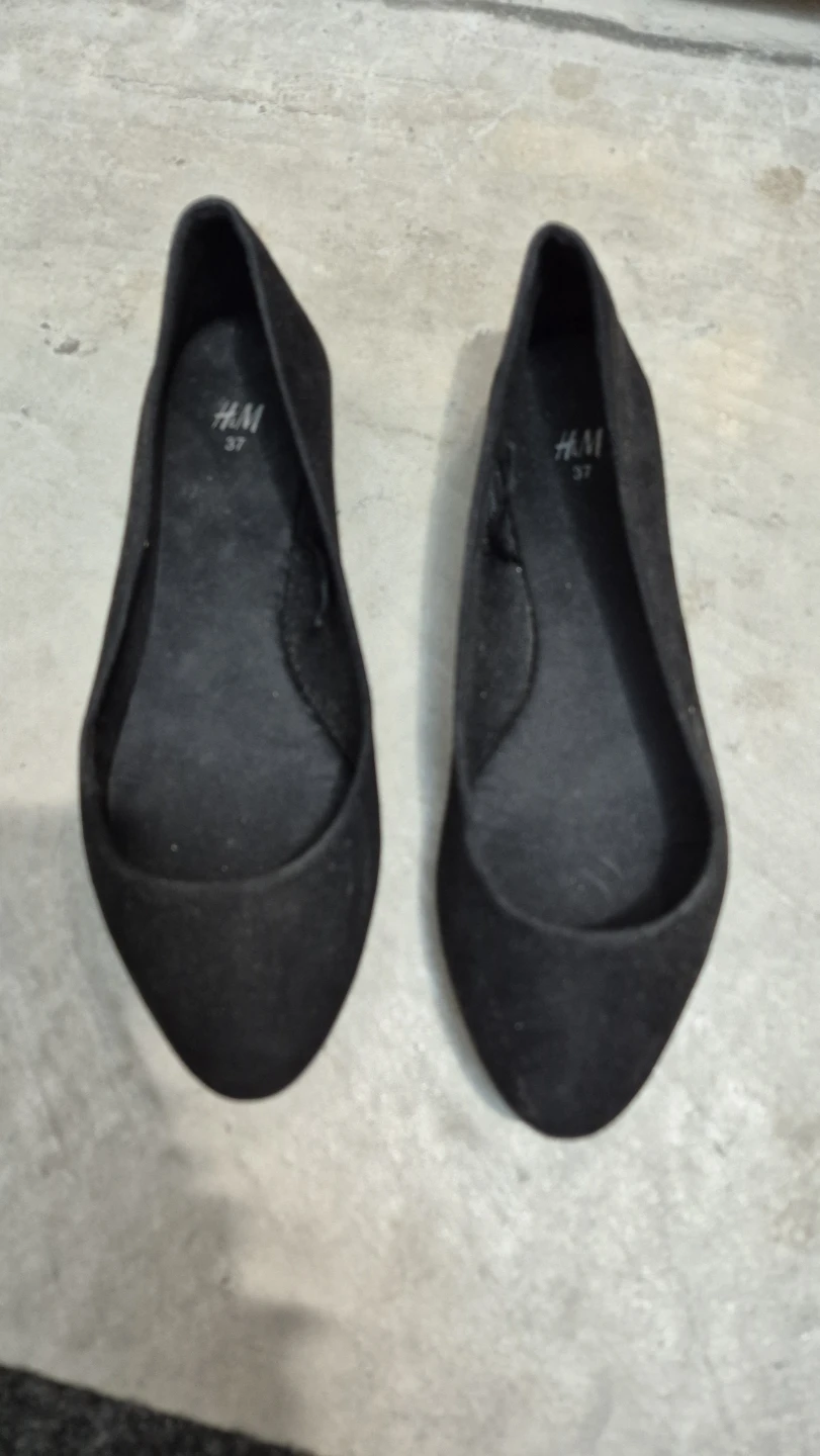 H&M Black Ballet Flats - Size 37