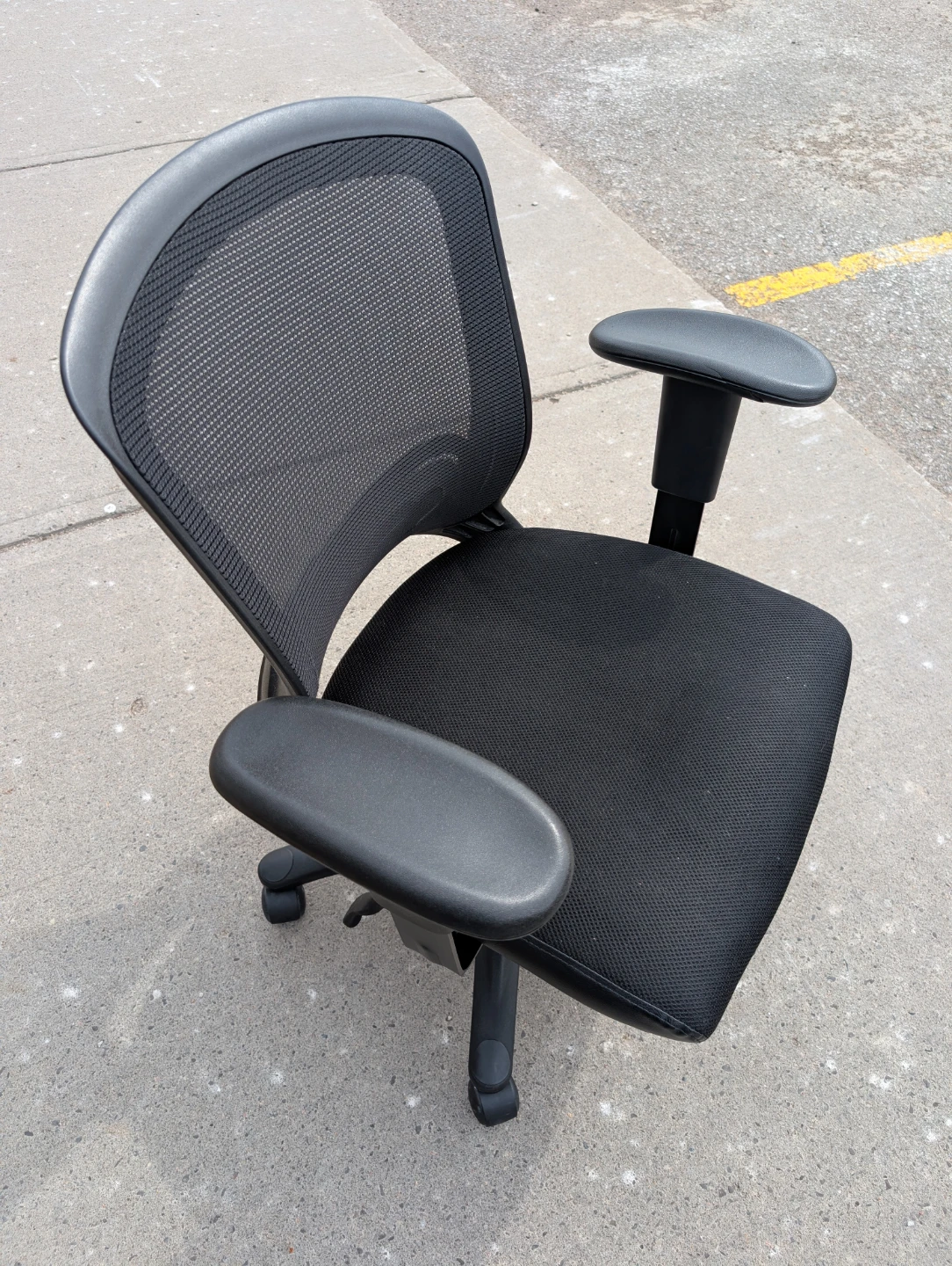 Black Mesh Office Chair
