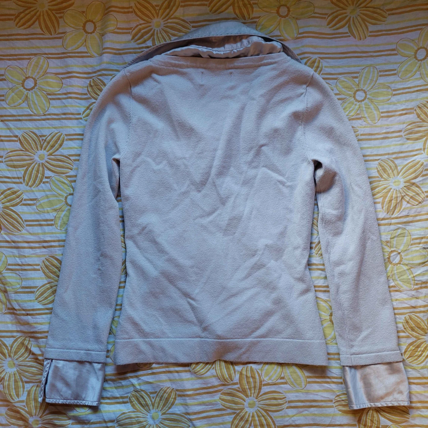Gray Nine West long sleeve top with silk collar and cuffs - photo 2