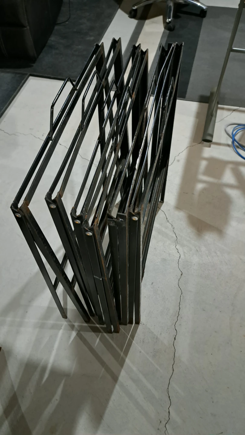 6 metal A-frames - photo 2