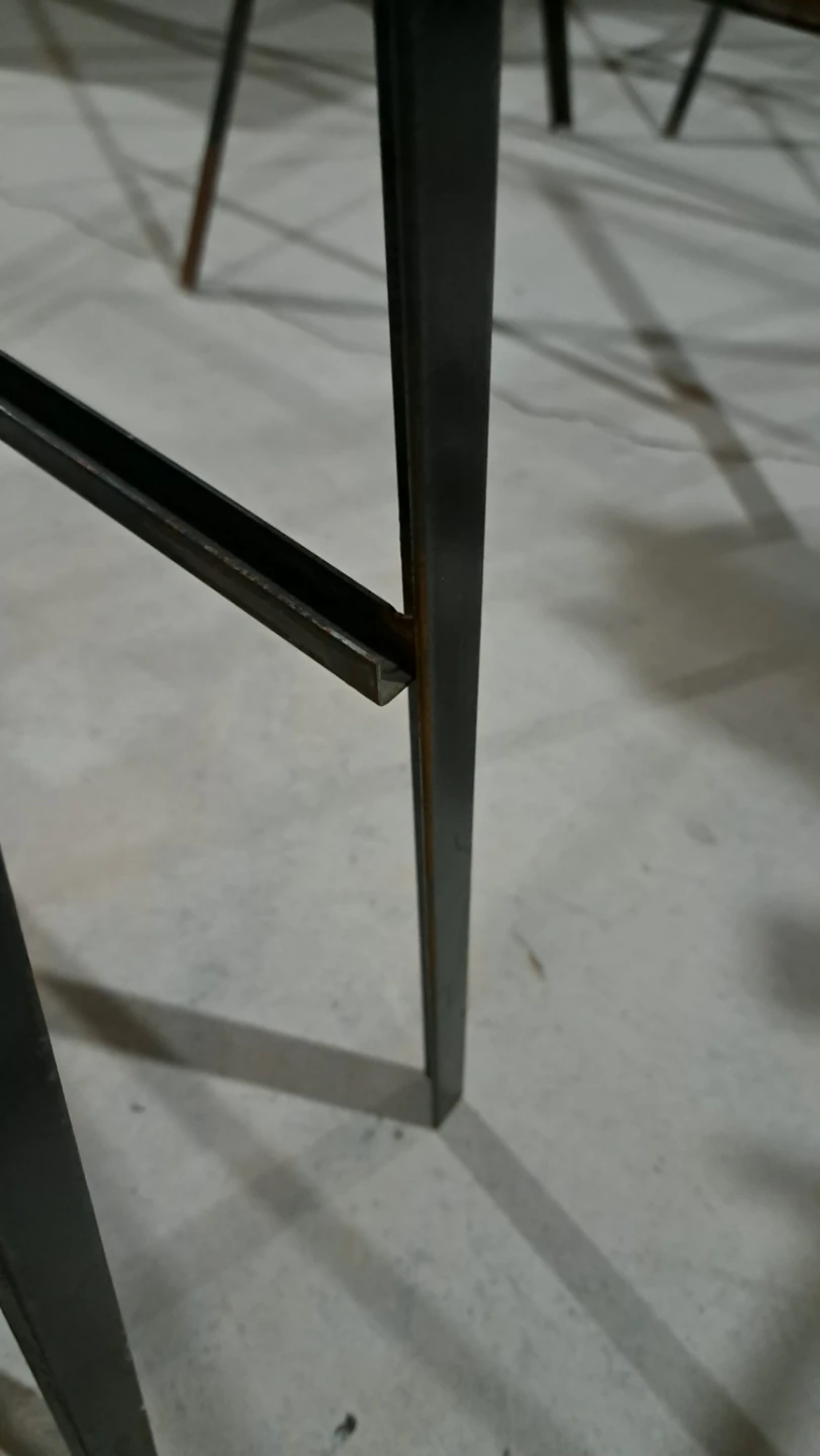 6 metal A-frames - photo 3