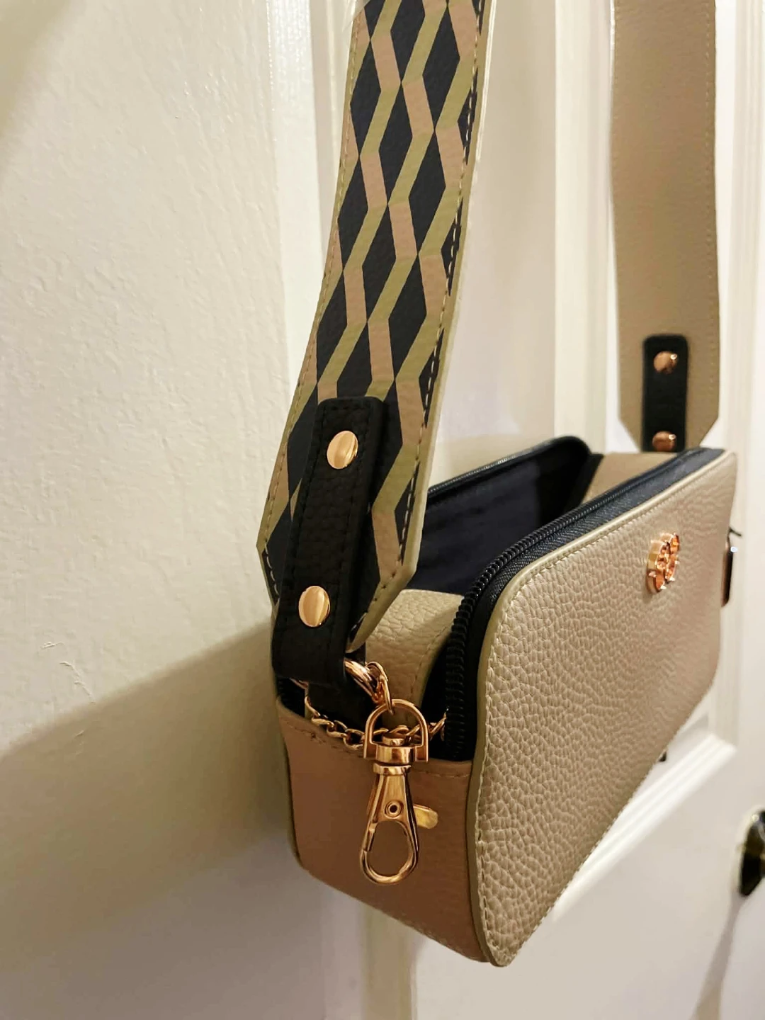 Boodiess Crossbody Bag - Cream & Tan - photo 5