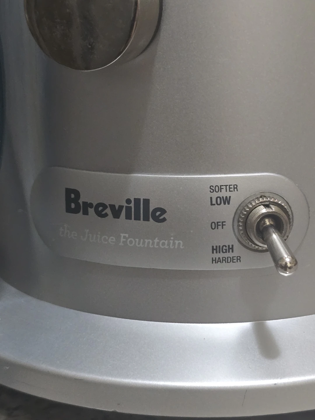 Breville Juice Fountain Plus (JE98XL) - Like New - photo 2