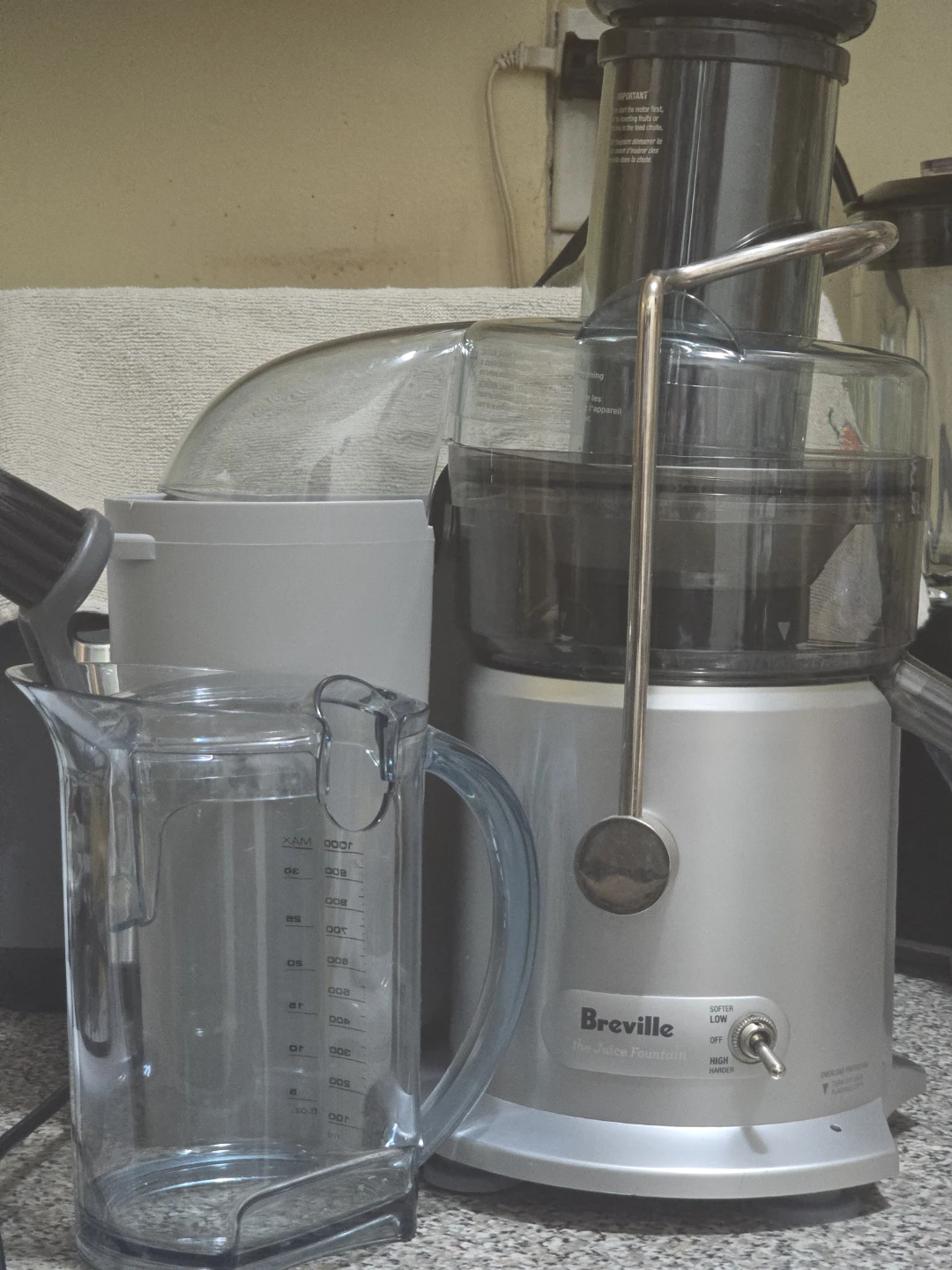 Breville Juice Fountain Plus (JE98XL) - Like New - photo 3