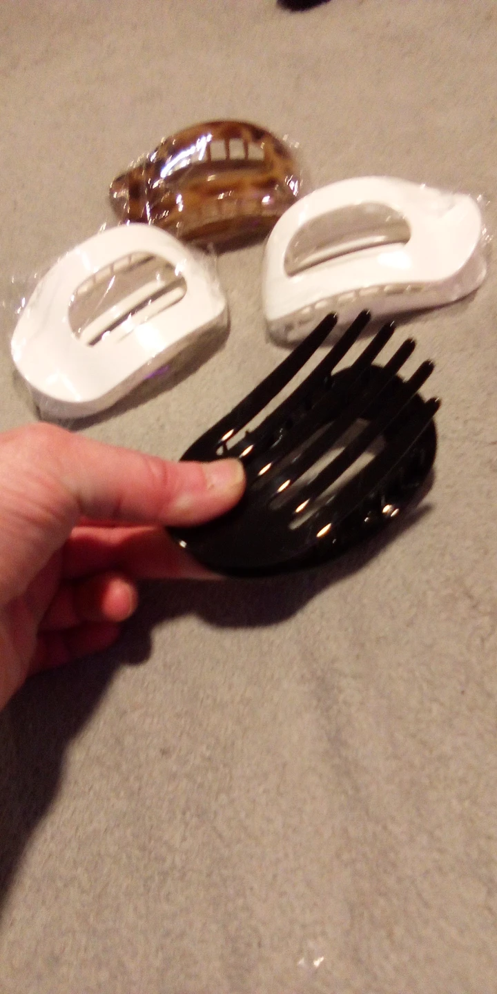 **WOMEN'S (CLAW STYLE) HAIR CLIPS** - photo 3