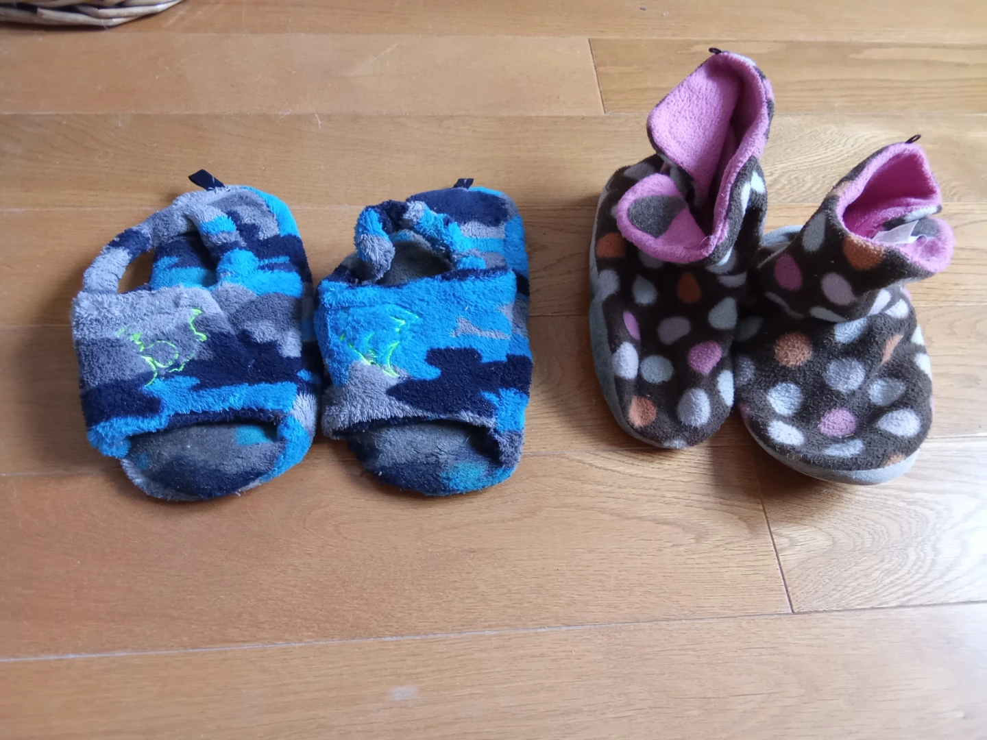 Kids Slippers - Camo and Polka Dot size 10