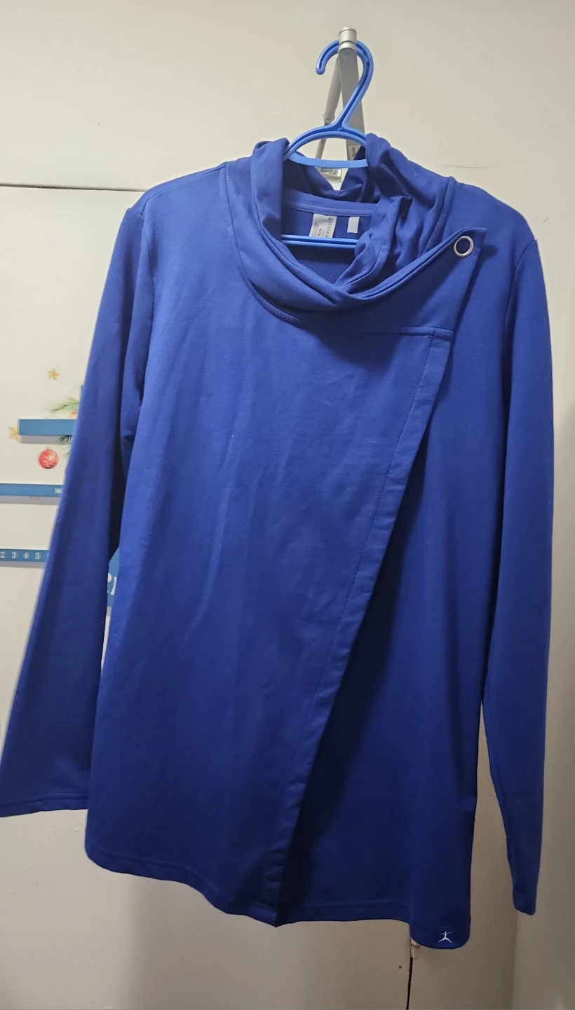 Jordan Blue Long Sleeve Asymmetrical Top - photo 2