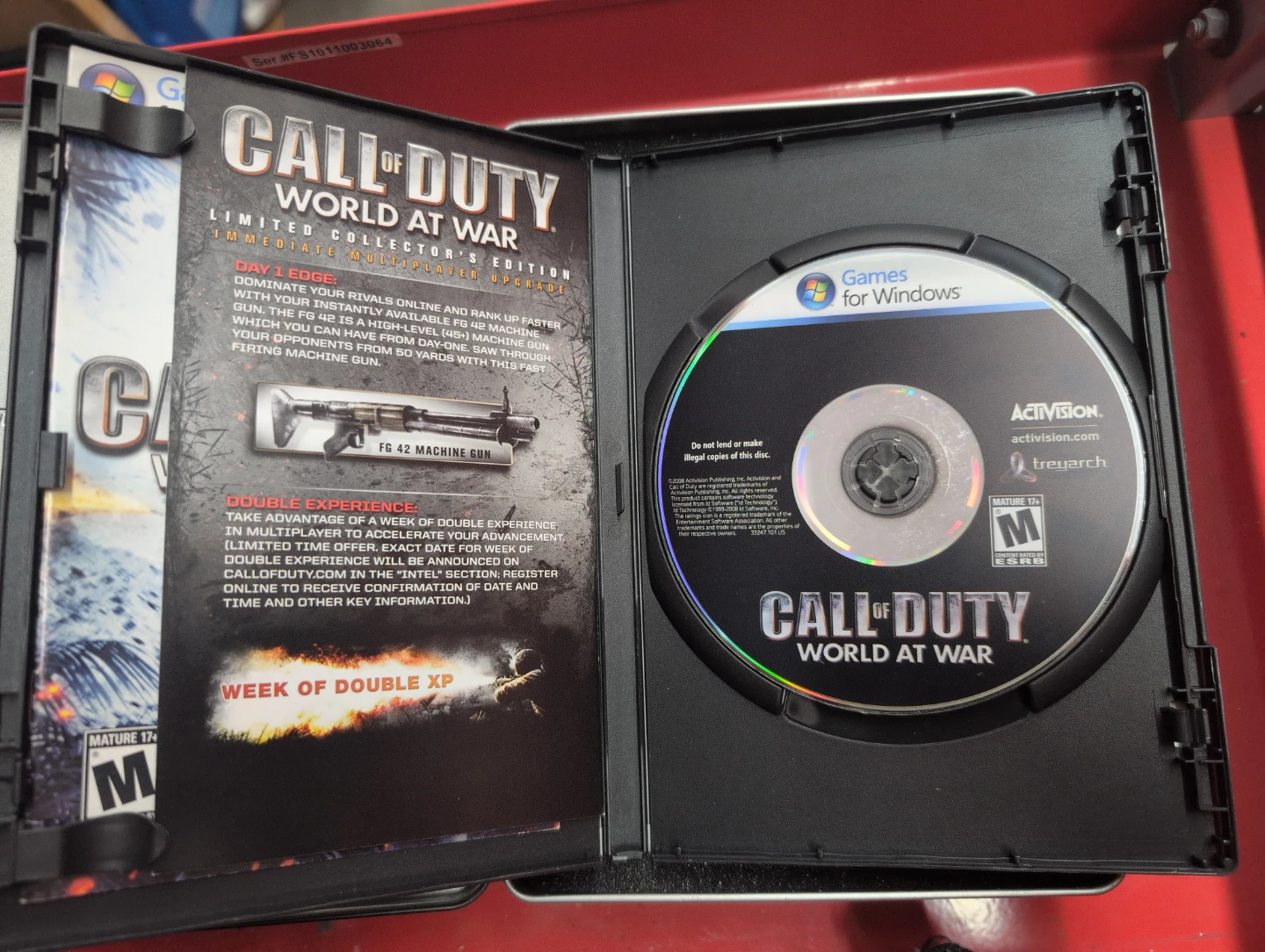 Call of Duty: World at War Limited Collector's Edition - photo 3