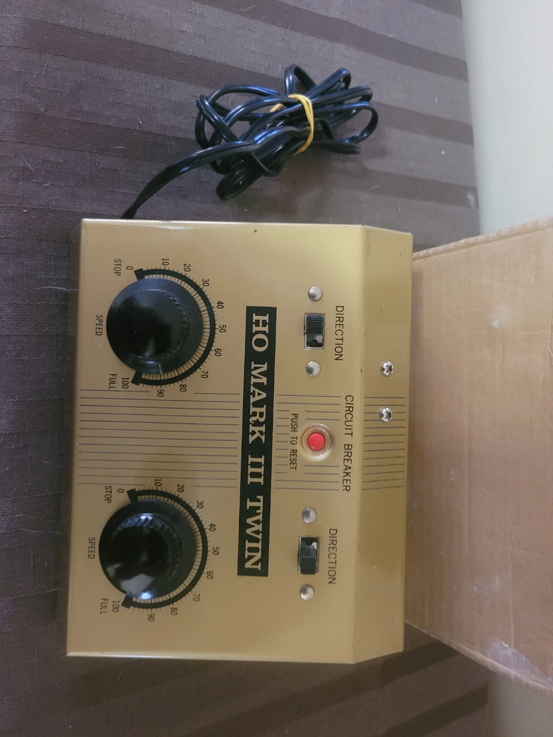 Silvine HO Mark III Twin Train Controller - photo 2