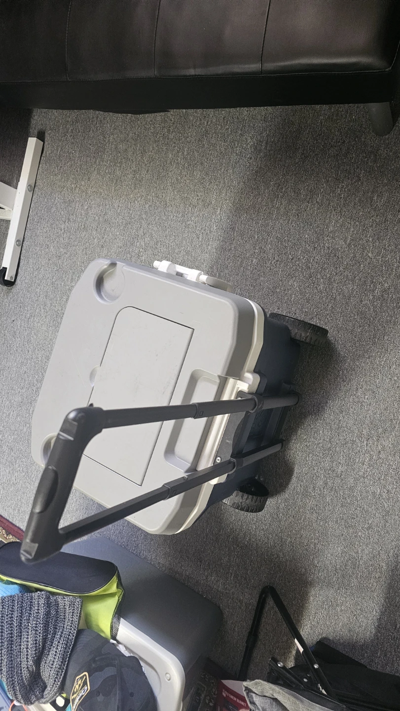 Igloo Latitude 62 Roller Cooler - photo 2