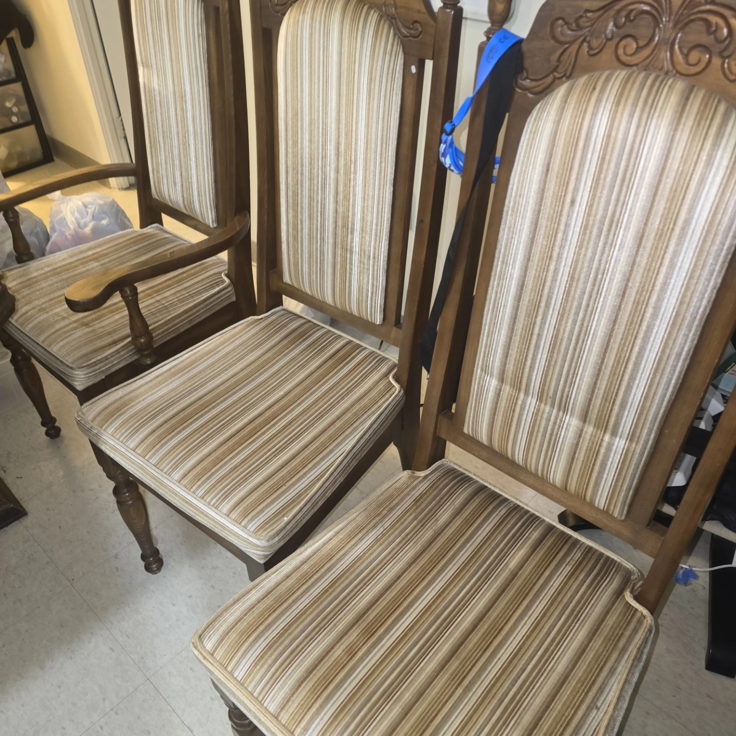 Wooden Dining Table and 6 Chairs Set (need gone asap) - photo 3