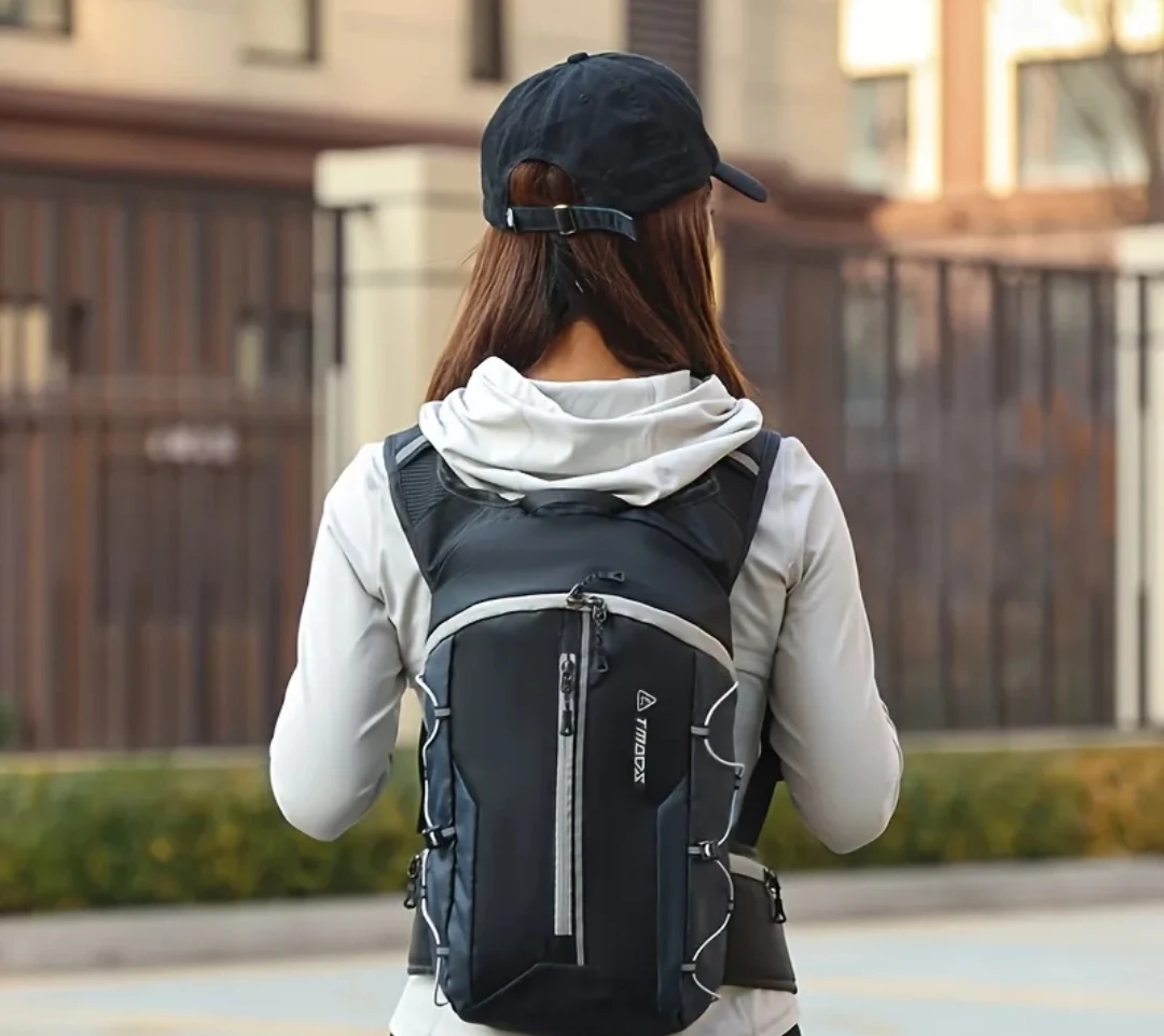 BRAND NEW BIKING HIKING BAG - photo 3
