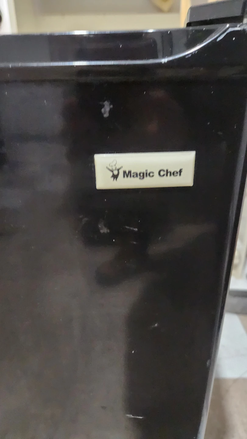 Magic Chef Mini Fridge - photo 4