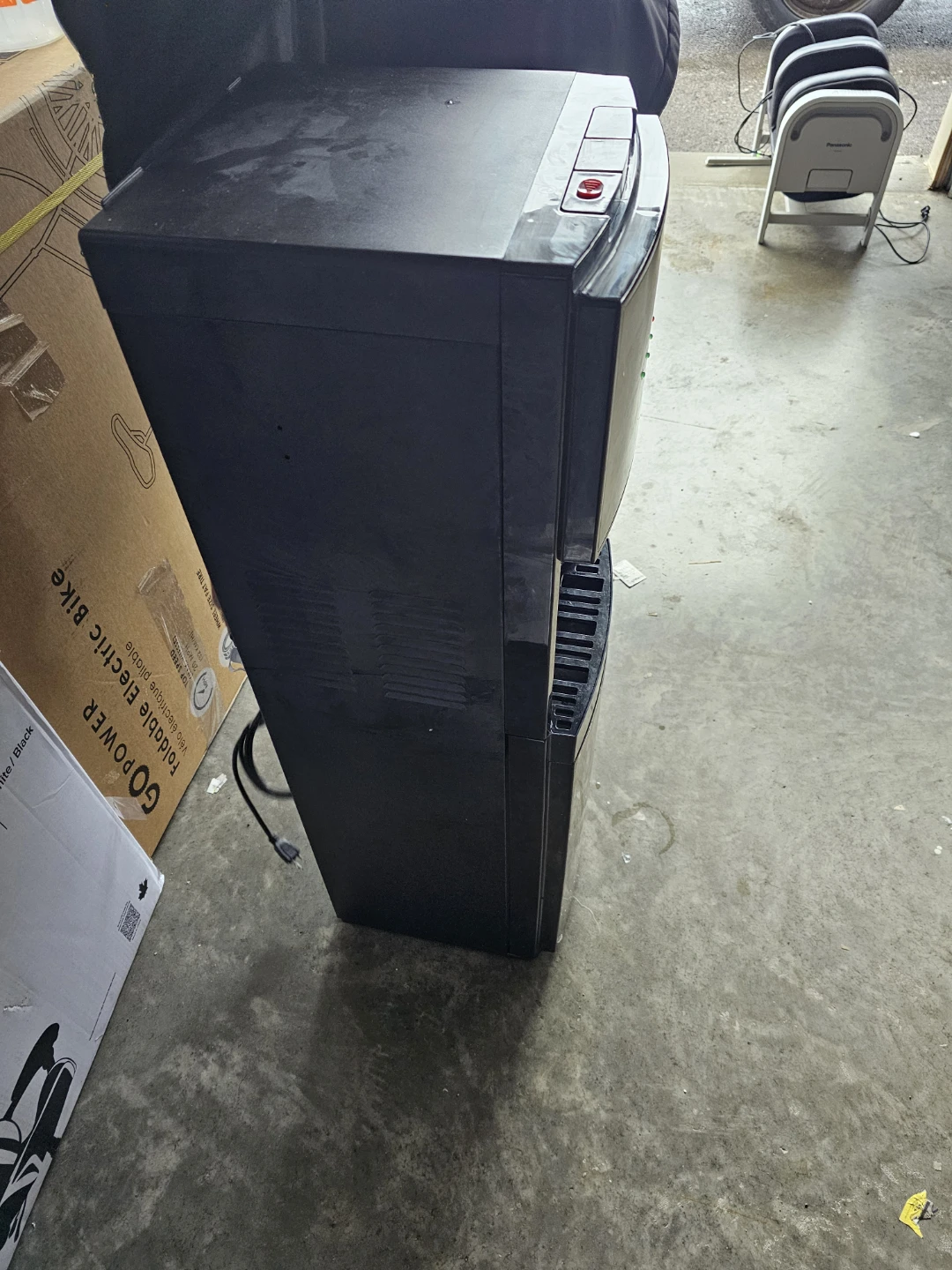 Frigidaire Water Cooler - photo 2