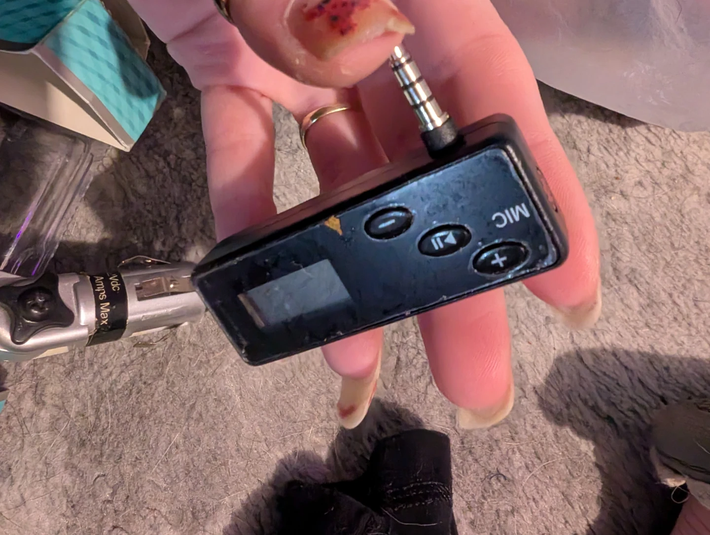 Wireless FM transmitter
