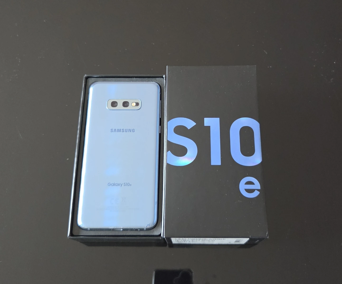 Samsung Galaxy S10e Smartphone 🥕