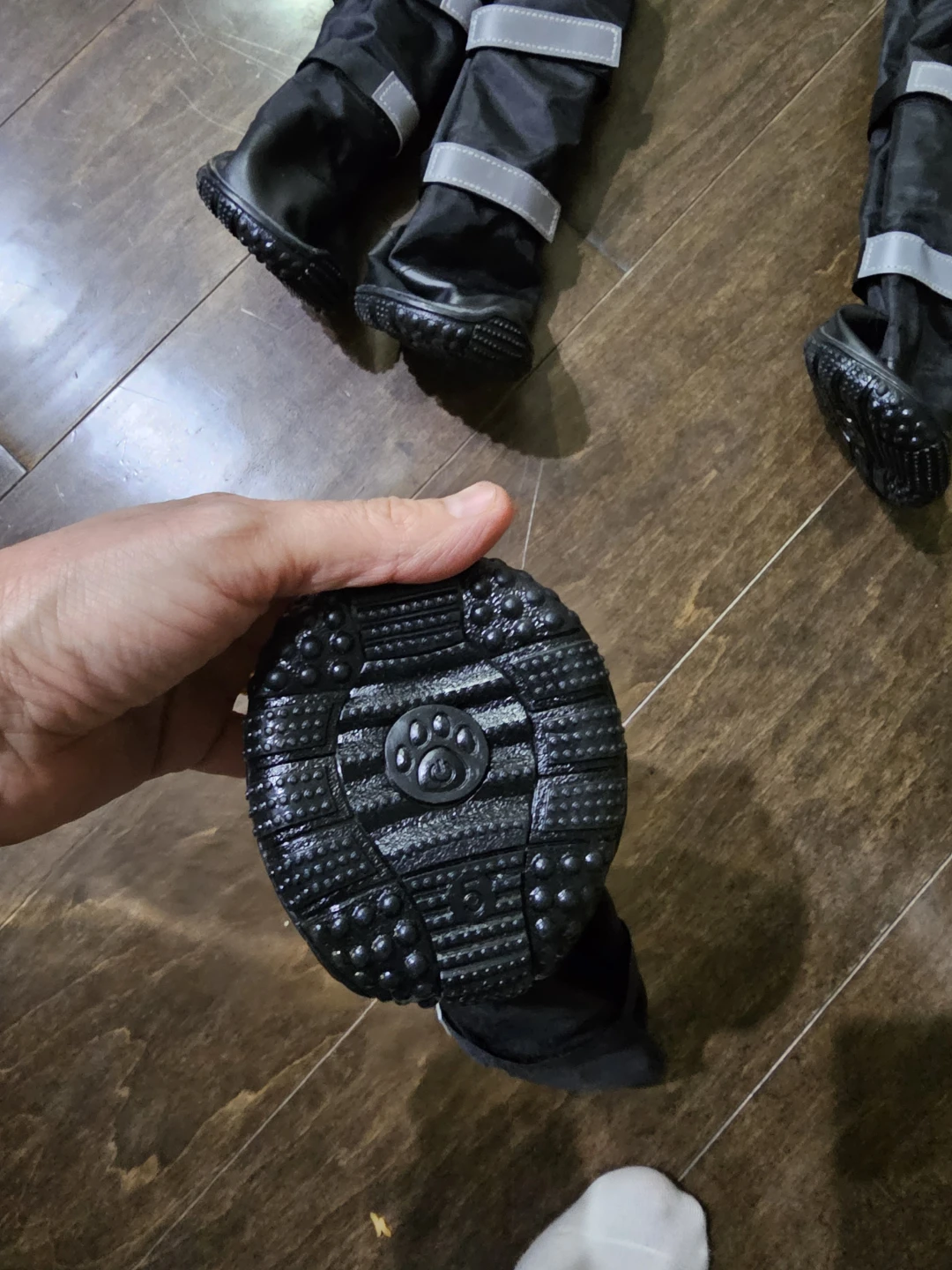 Dog winter boots size in pictures (New never used) - photo 2