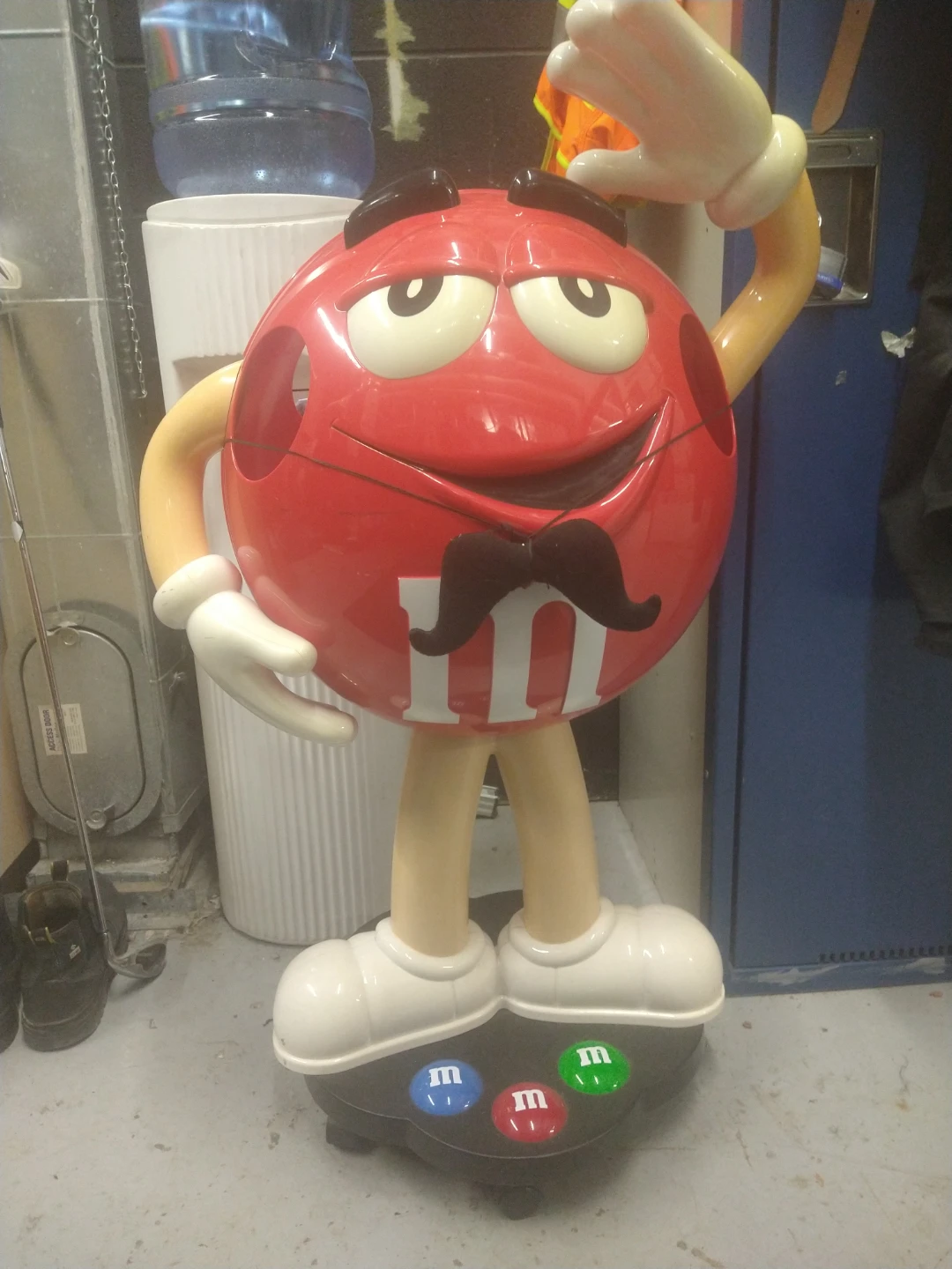 M&M's Red Character Display Standee - photo 2