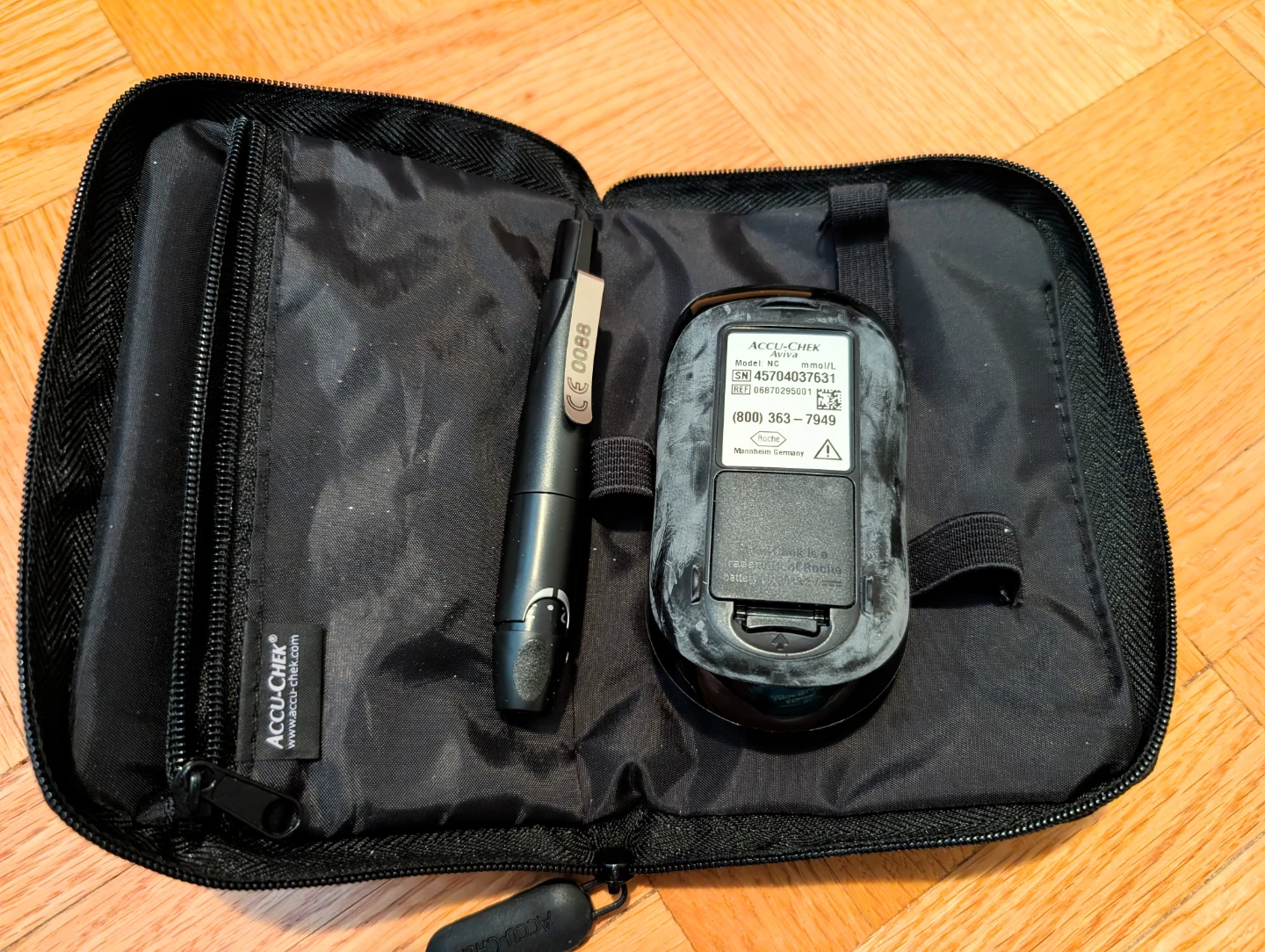 Accu-Chek Aviva Blood Glucose Meter Kit