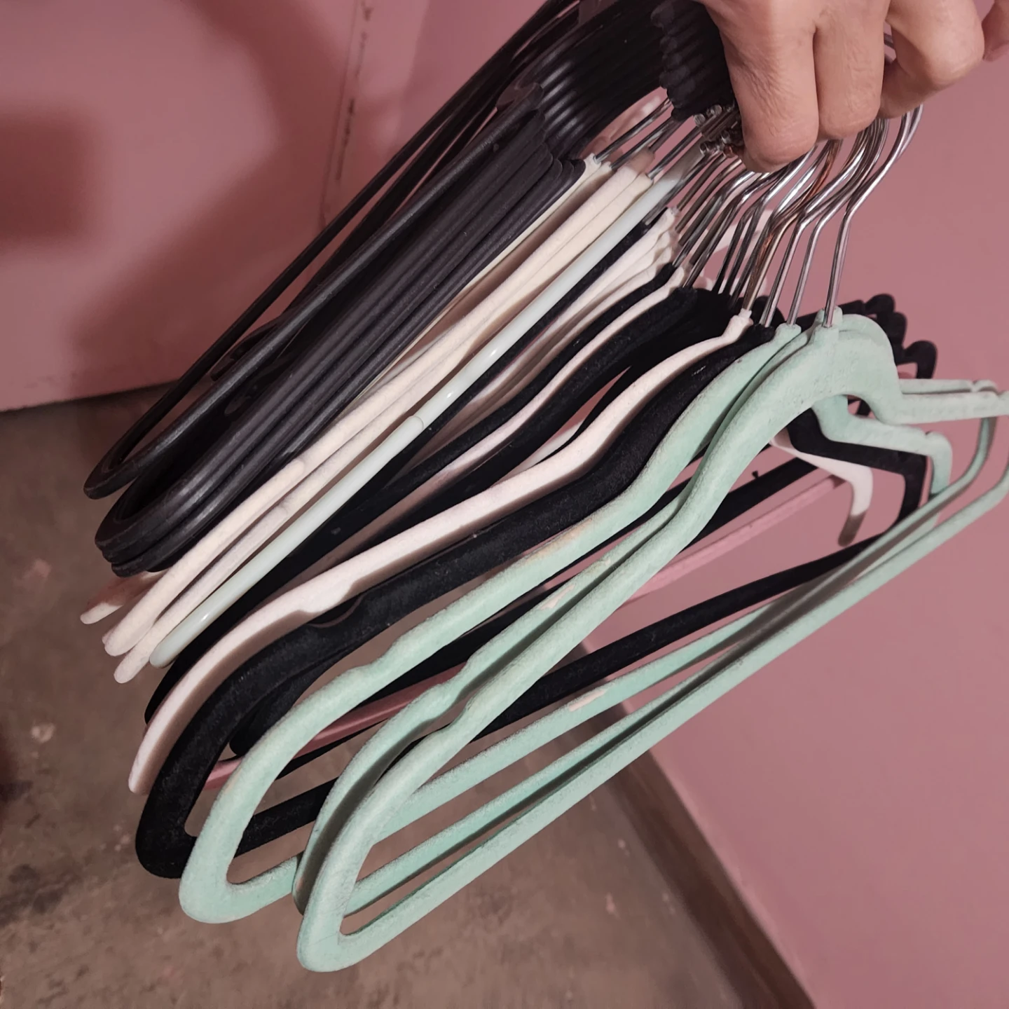 Mixed Lot of 10 Non-Slip Velvet Hangers