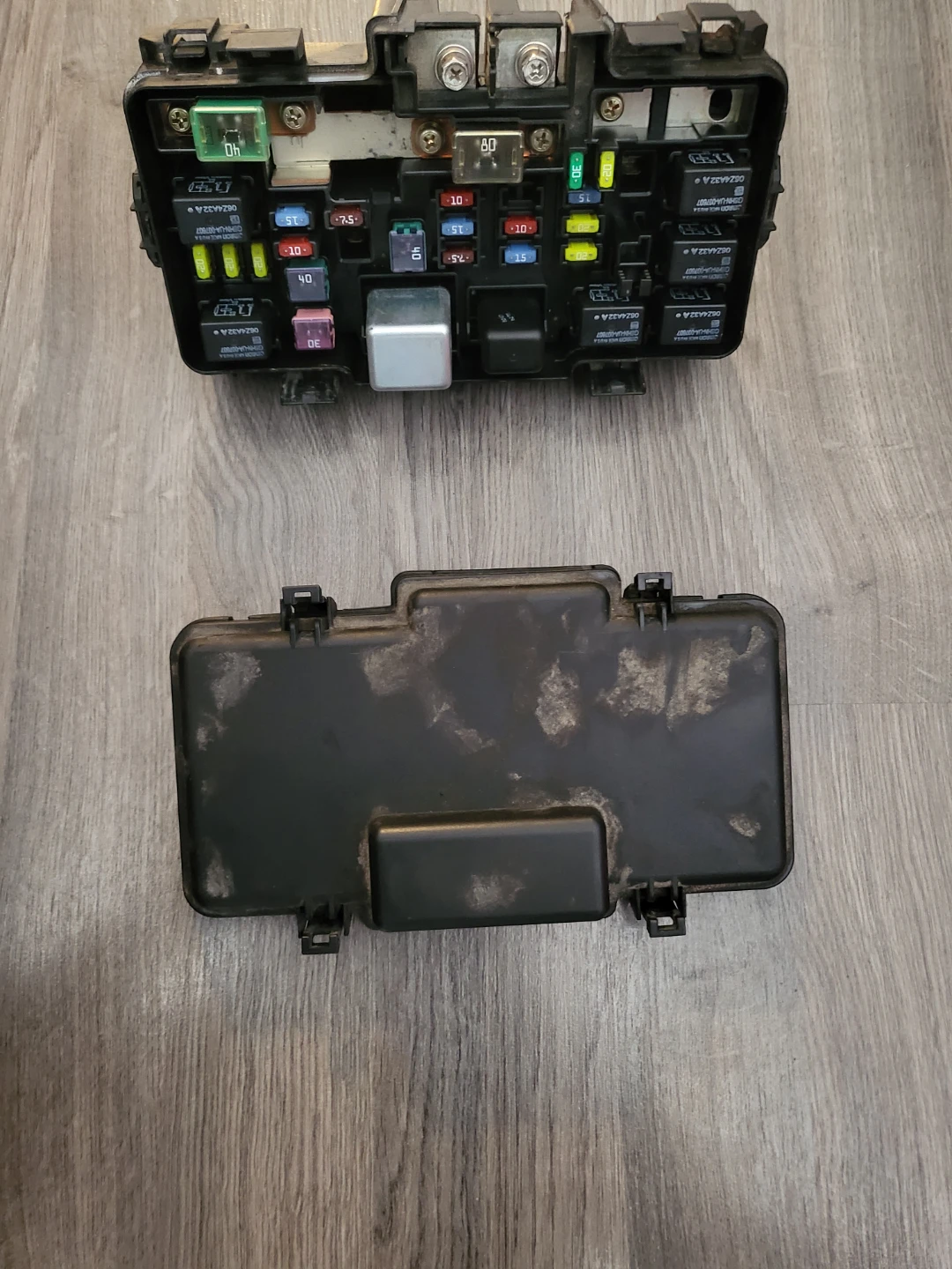 Automotive Fuse Box with Fuses and Relays - photo 4