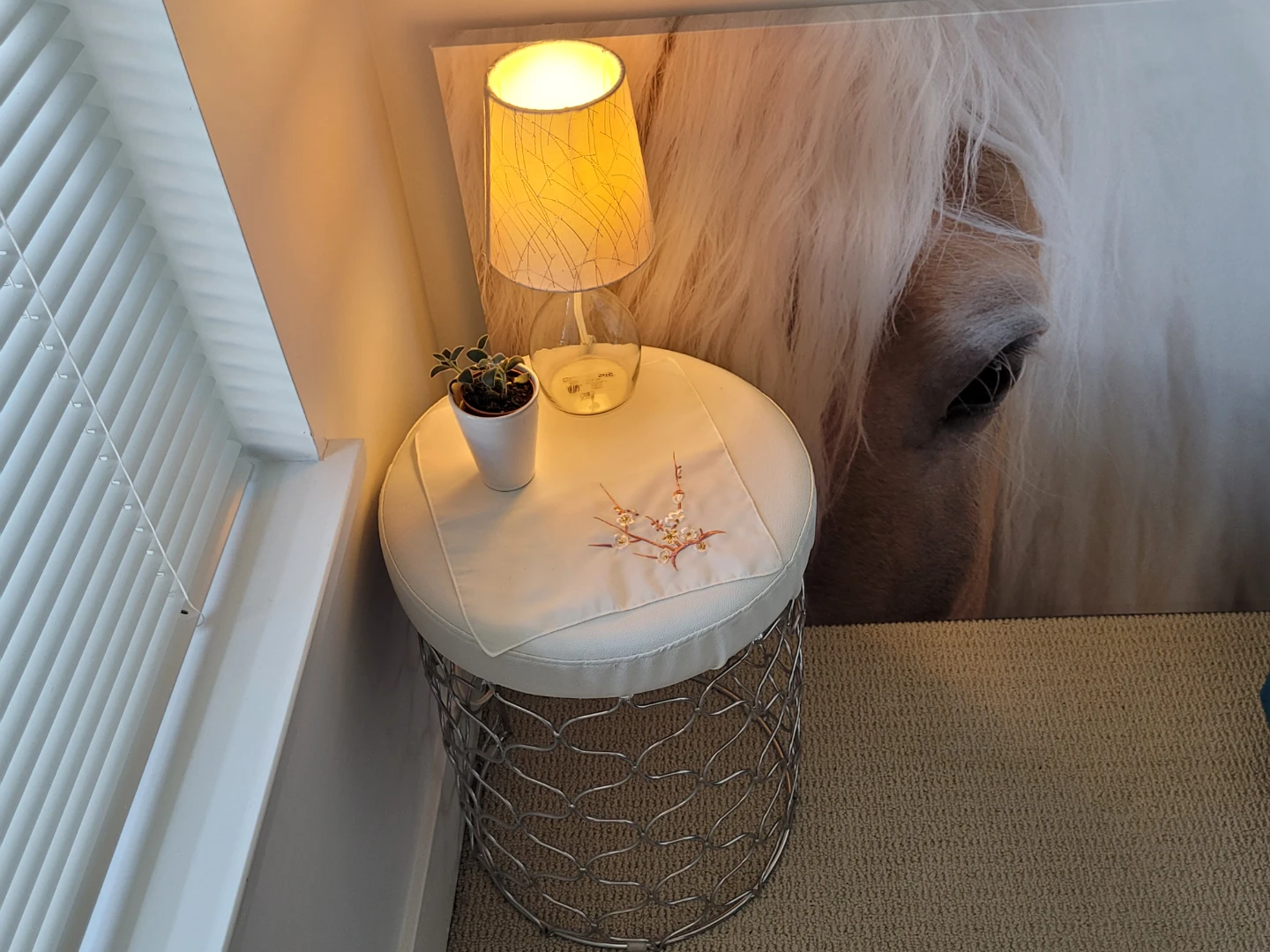 White Tufted Ottoman with Wire Base - photo 2