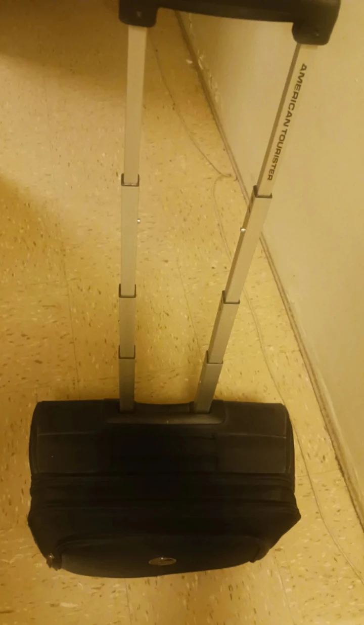 🧡American Tourister Black Rolling Suitcase - photo 3