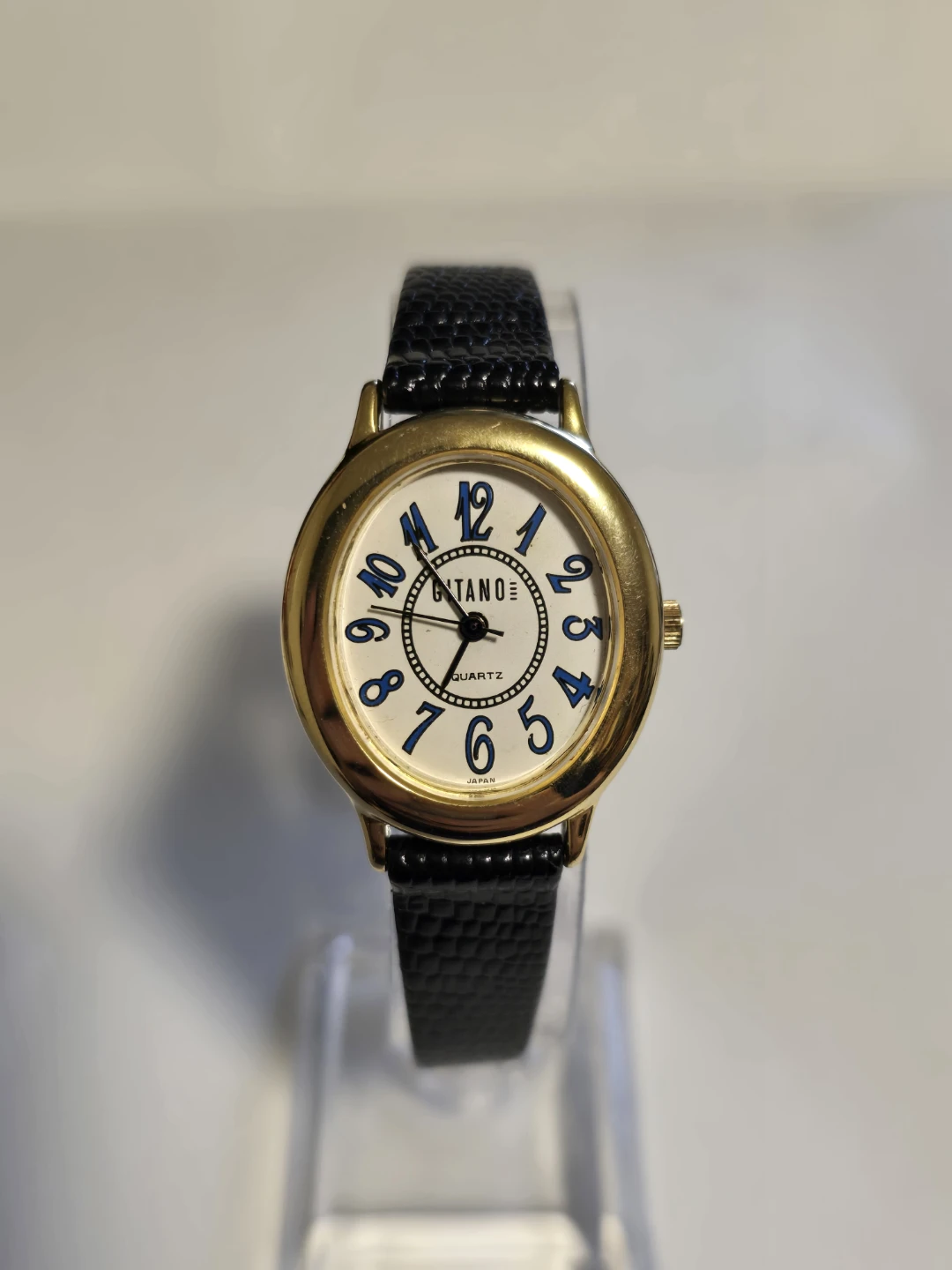 Gitano Lady's Oval 26mm Quartz Watch NEW BATTERY