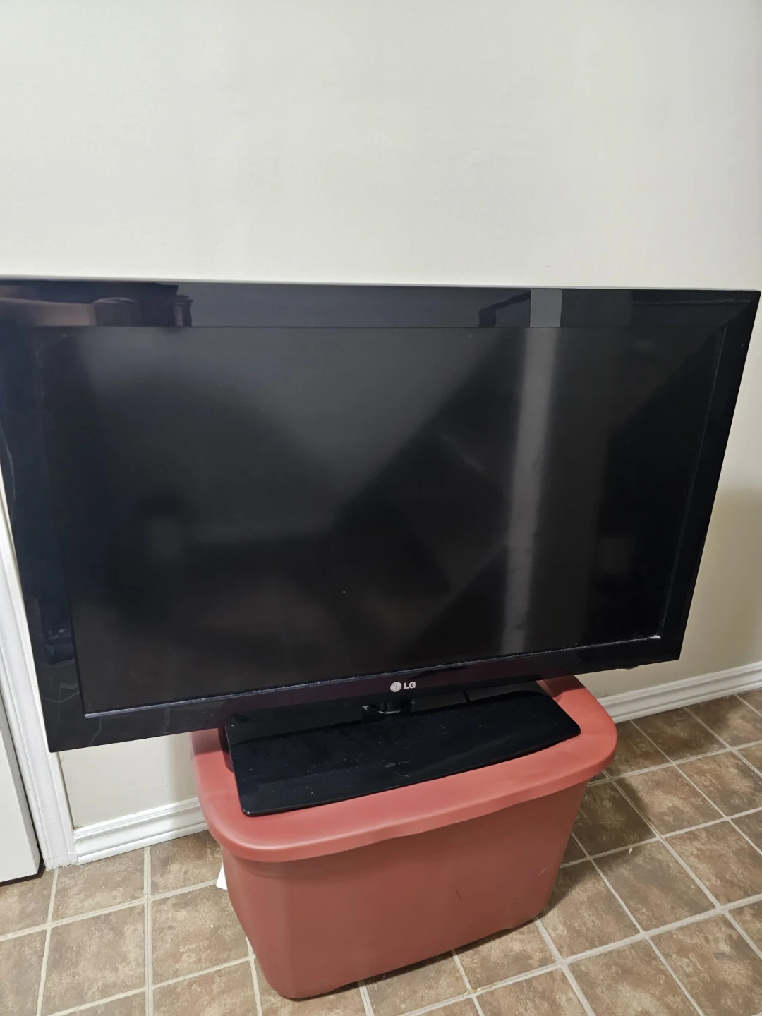 LG 37LD450 37" LCD TV
