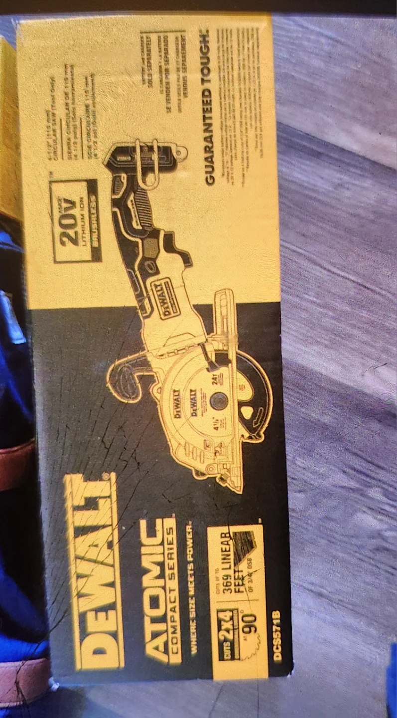 DeWalt ATOMIC 20V MAX Cordless Brushless Circular Saw - photo 3