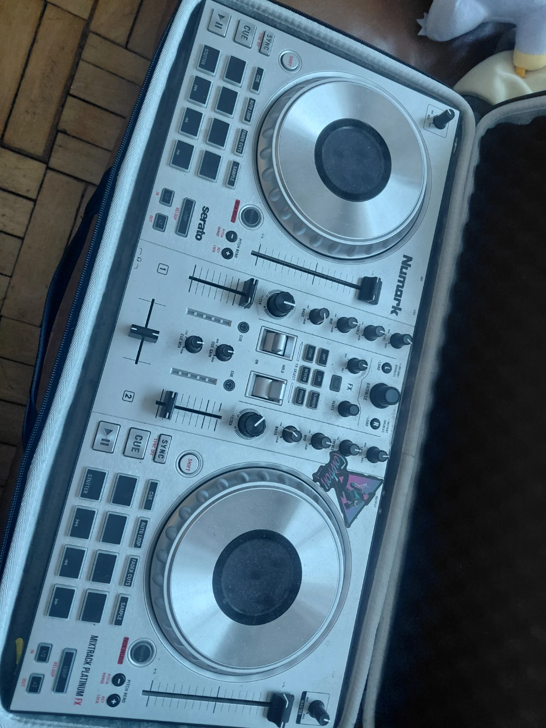 Numark Mixtrack Platinum FX DJ Controller w Hardshell Case