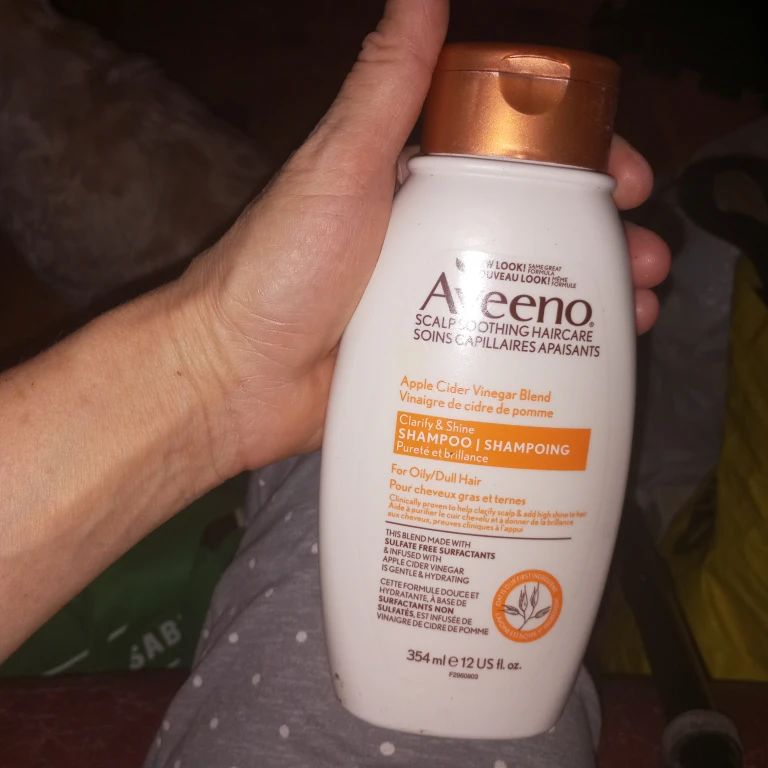 Aveeno Apple Cider Vinegar Clarify & Shine Shampoo 354ml