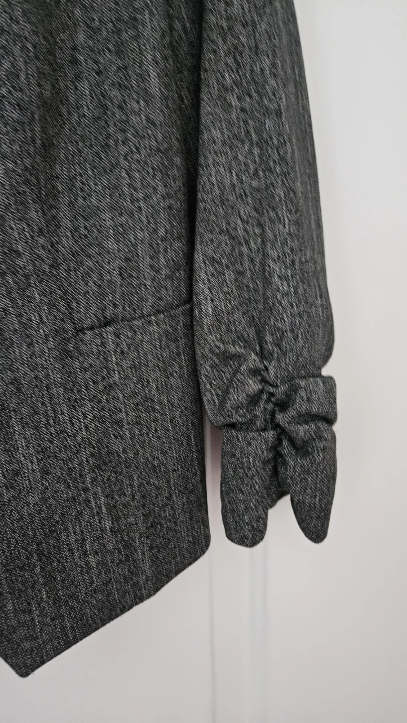 Size 6 - Express Women's Black & Grey Tweed Blazer - photo 4