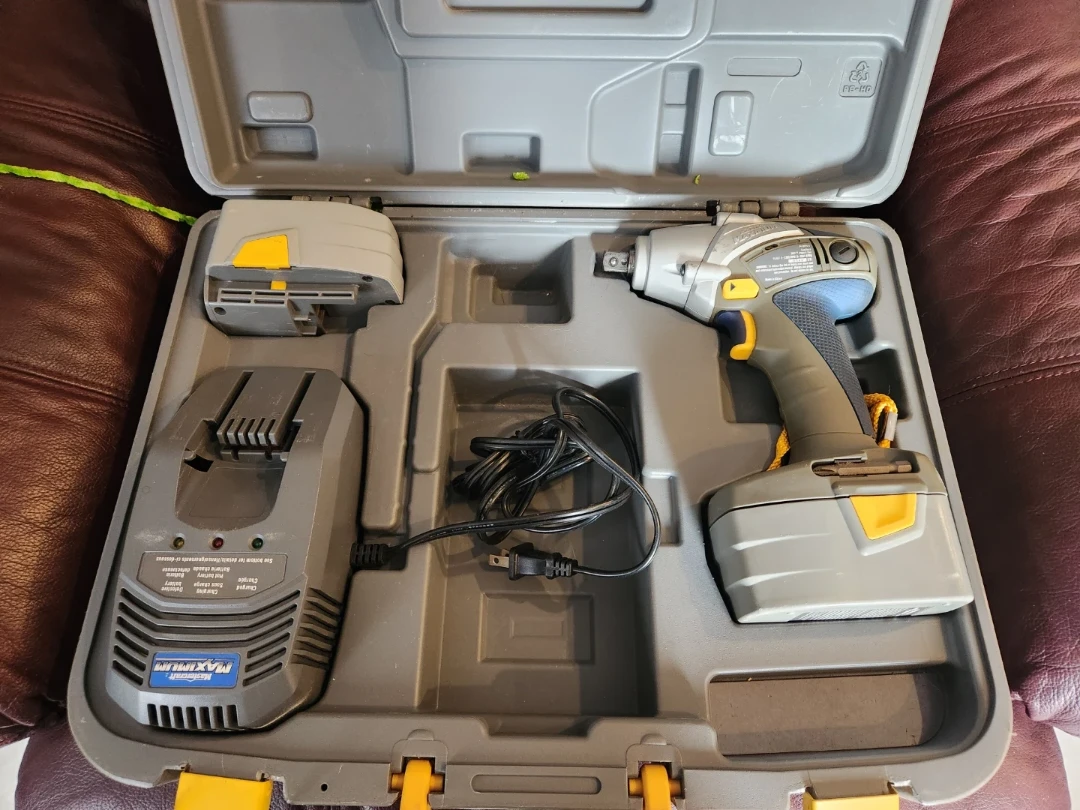 Mastercraft Maximum 14.4V Cordless Impact Wrench Kit