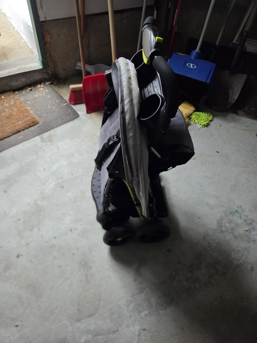 Cosco Stroller - FREE - photo 4