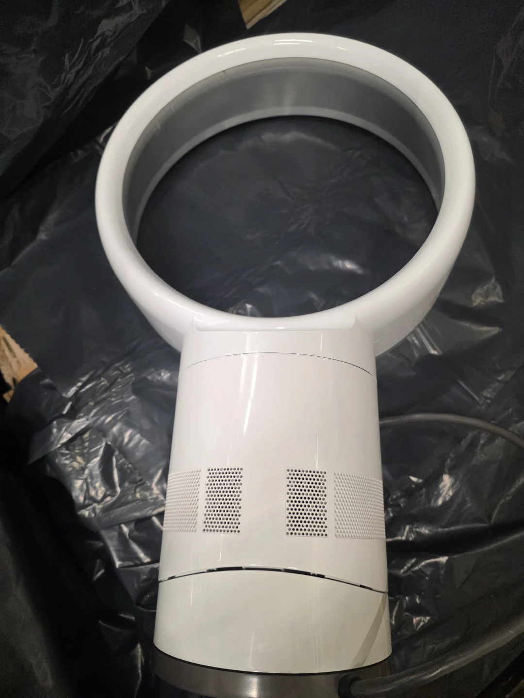 Dyson AM06 Desk Fan - photo 2