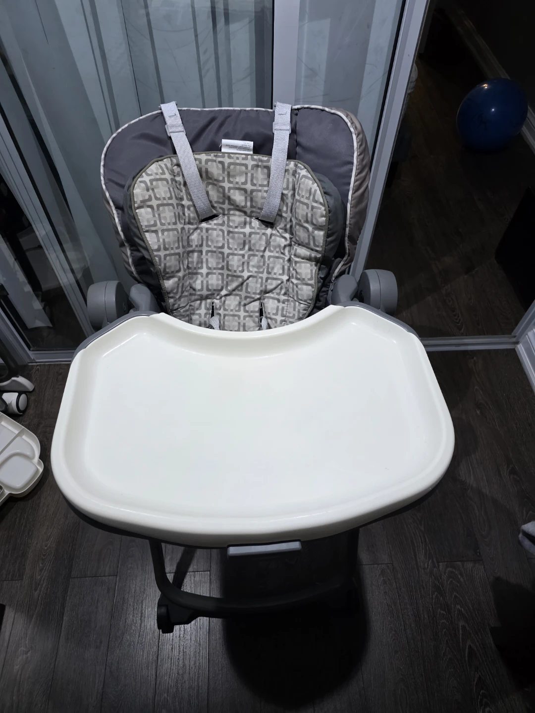2 Graco high chairs - photo 3
