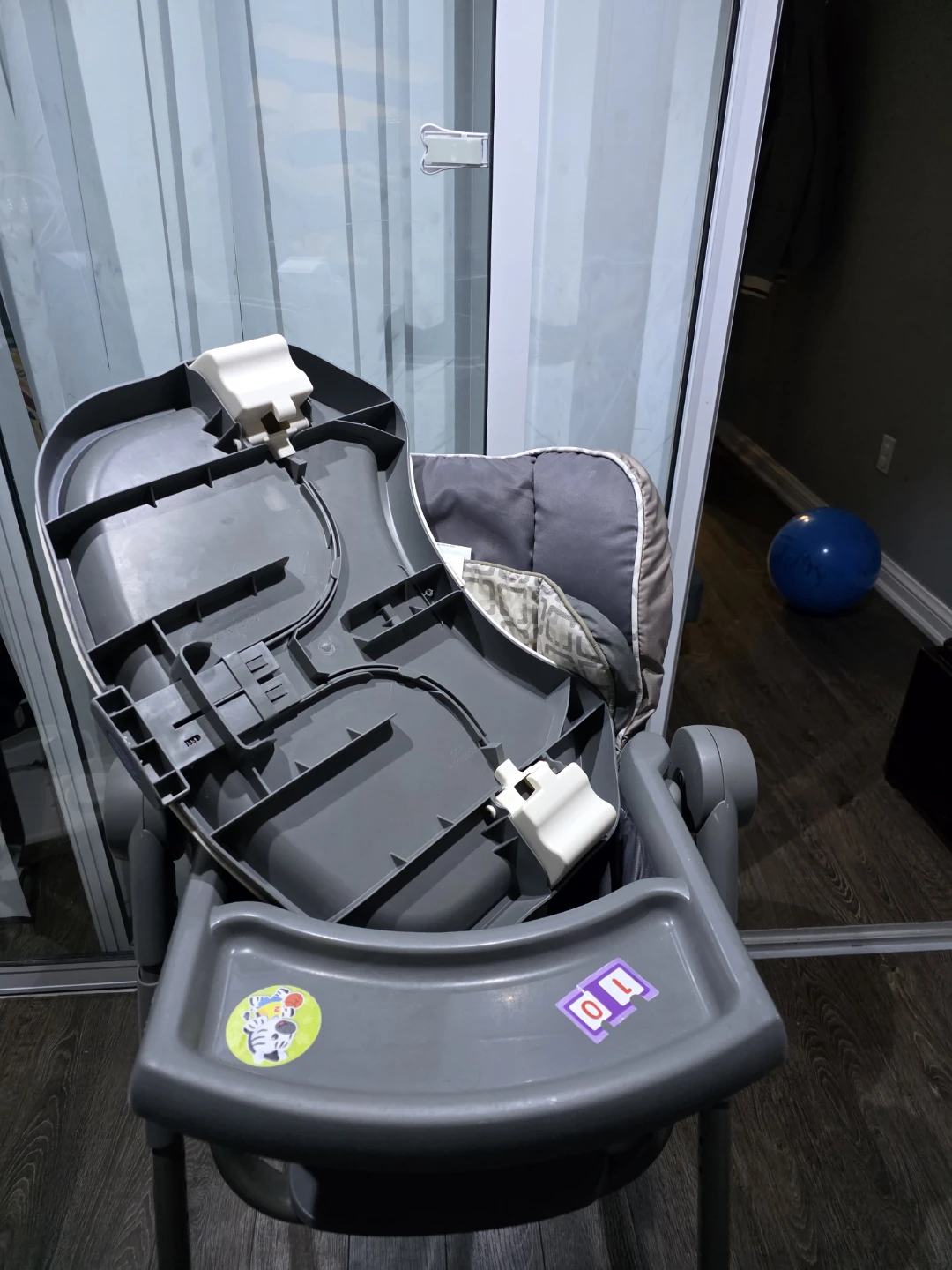 2 Graco high chairs - photo 4