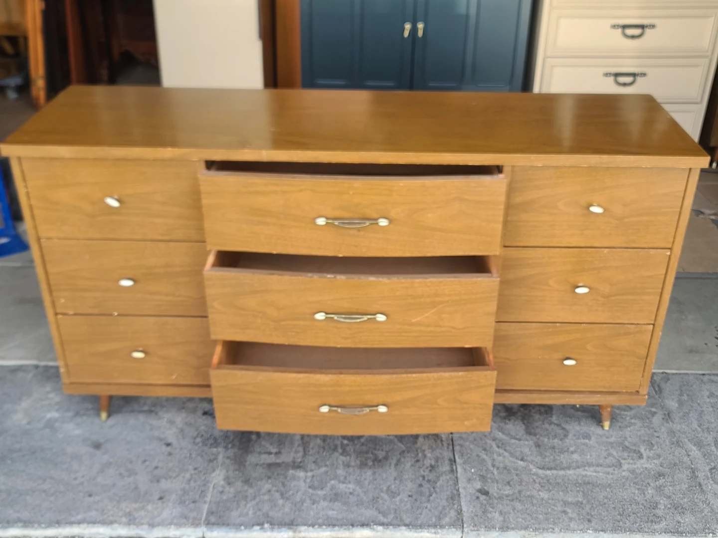 Mid-Century Modern 9-Drawer Wooden Dresser - photo 2