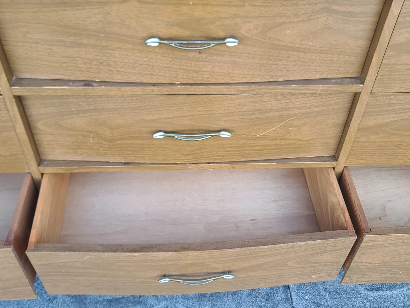 Mid-Century Modern 9-Drawer Wooden Dresser - photo 5