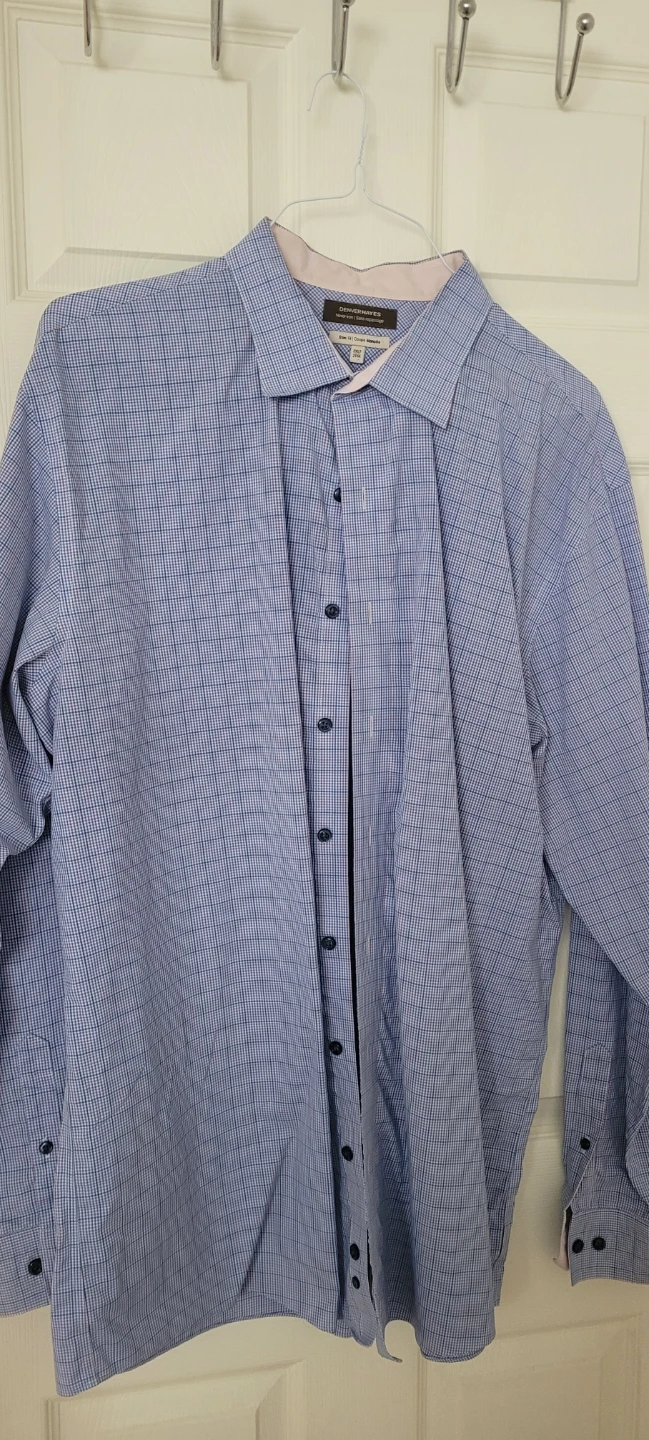 5 Men's dress shirt in excellent condition