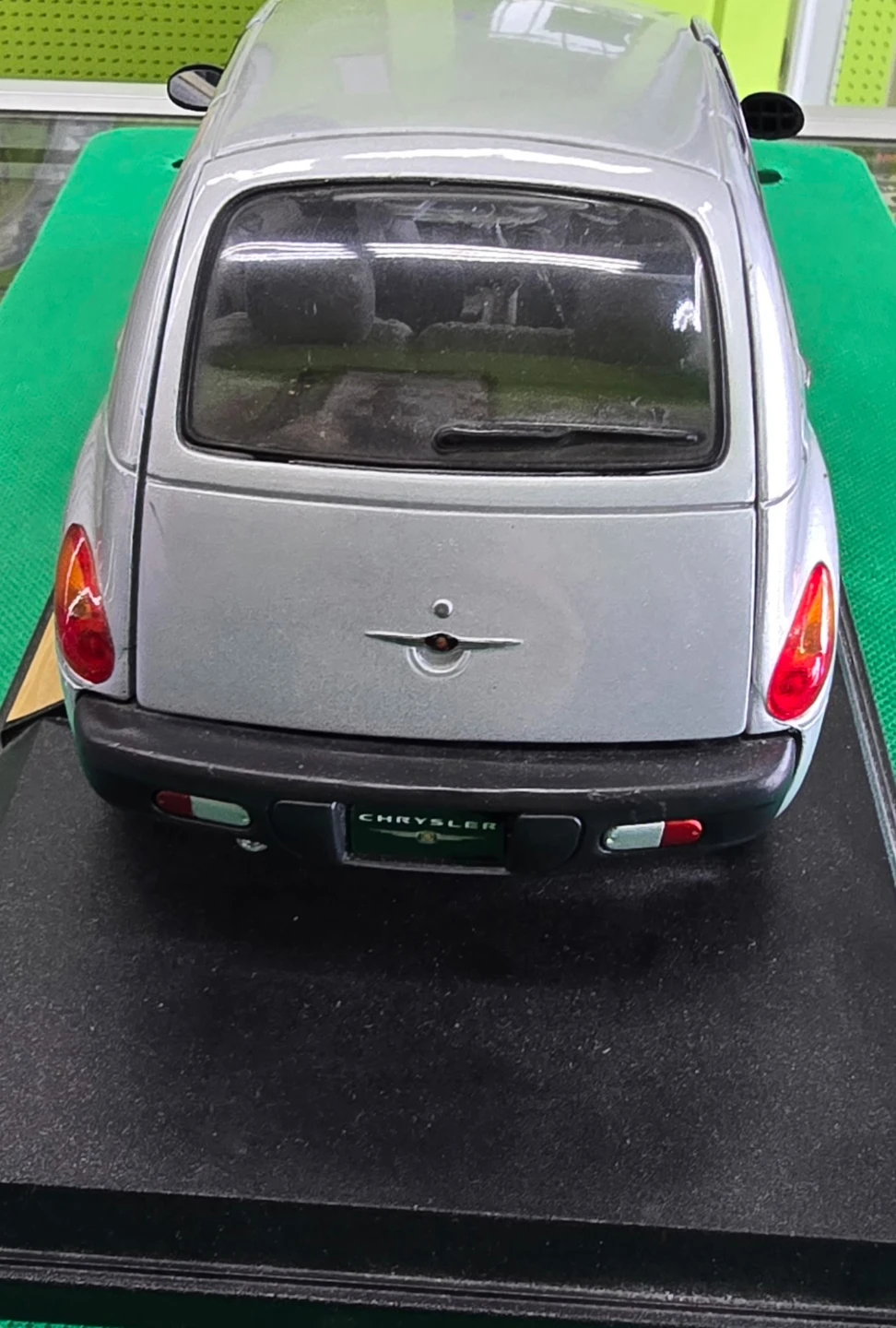 🚗 Chrysler PT Cruiser Die-Cast Model (Display Base) – $31 - photo 2