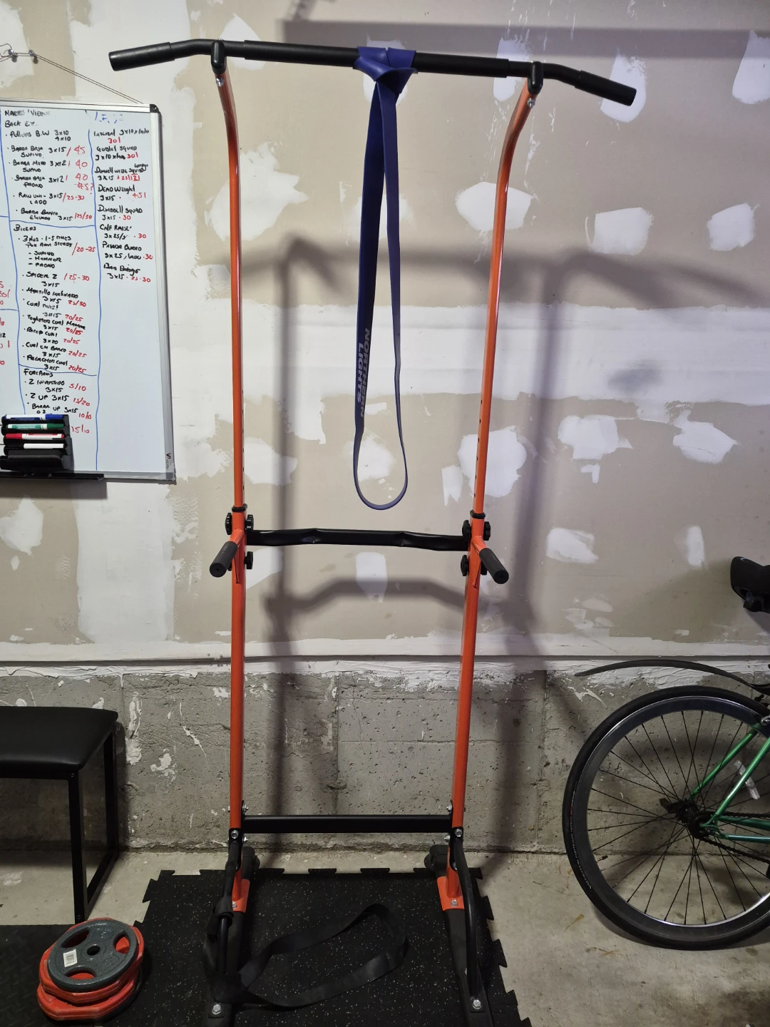 Pull Up Tower / Power Tower with Resistance Band