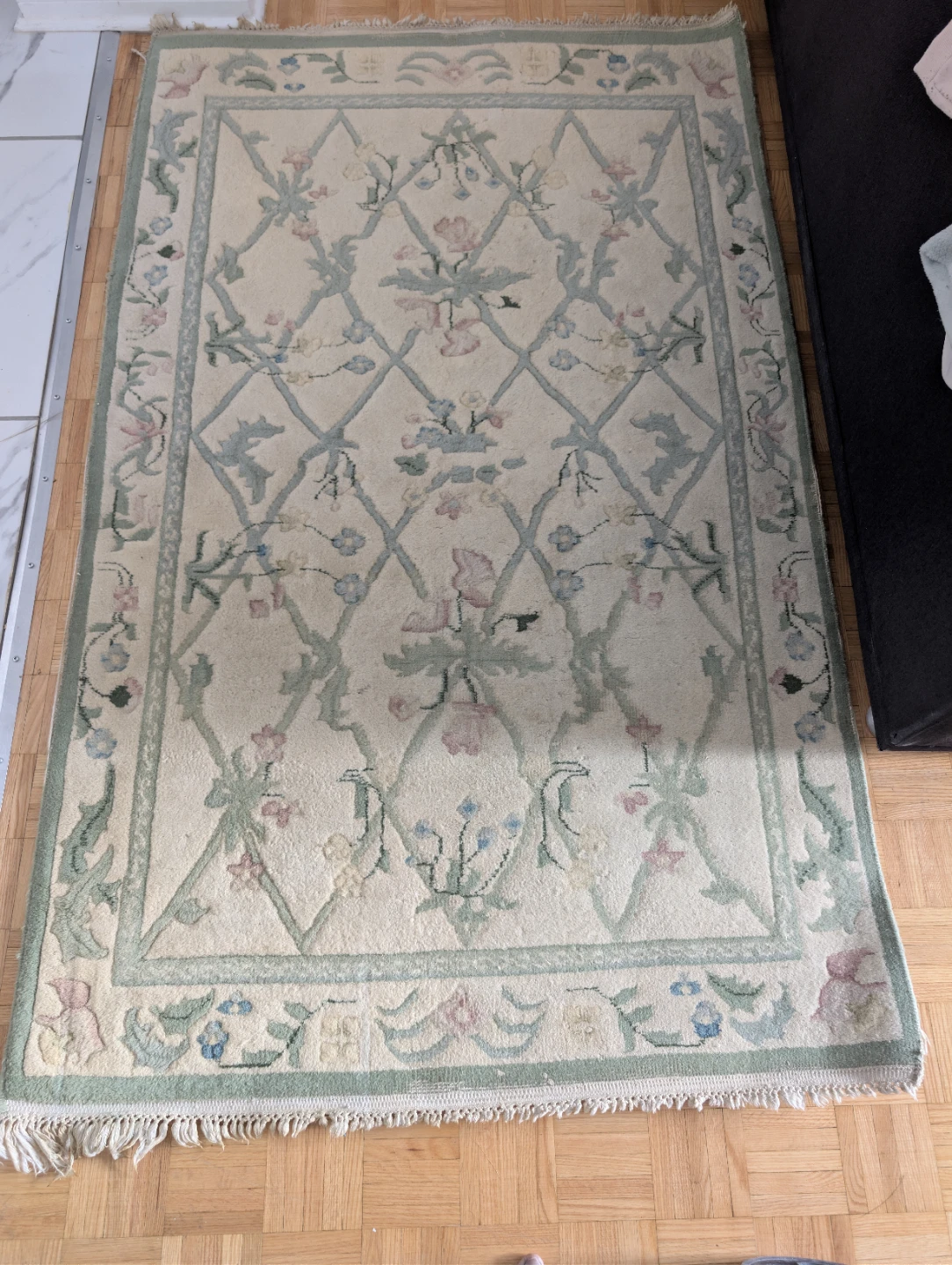 Area Rug with Floral Design - photo 2