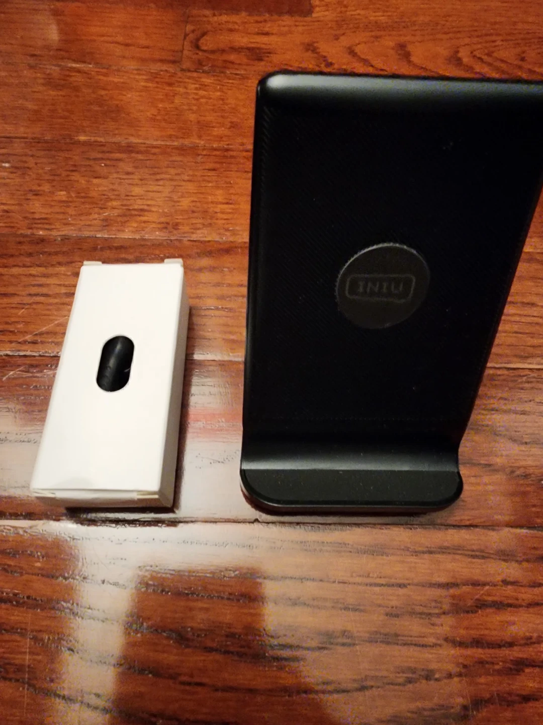INIU Wireless Charger Stand WI-211 - photo 2