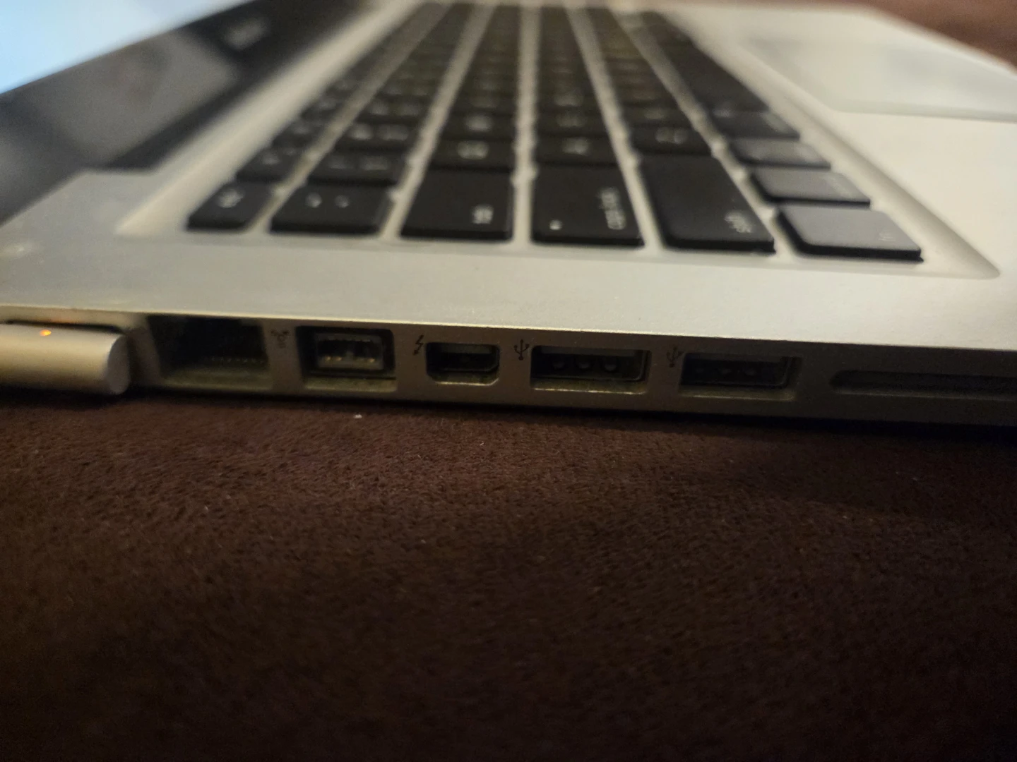 Apple MacBook Pro Laptop - photo 5