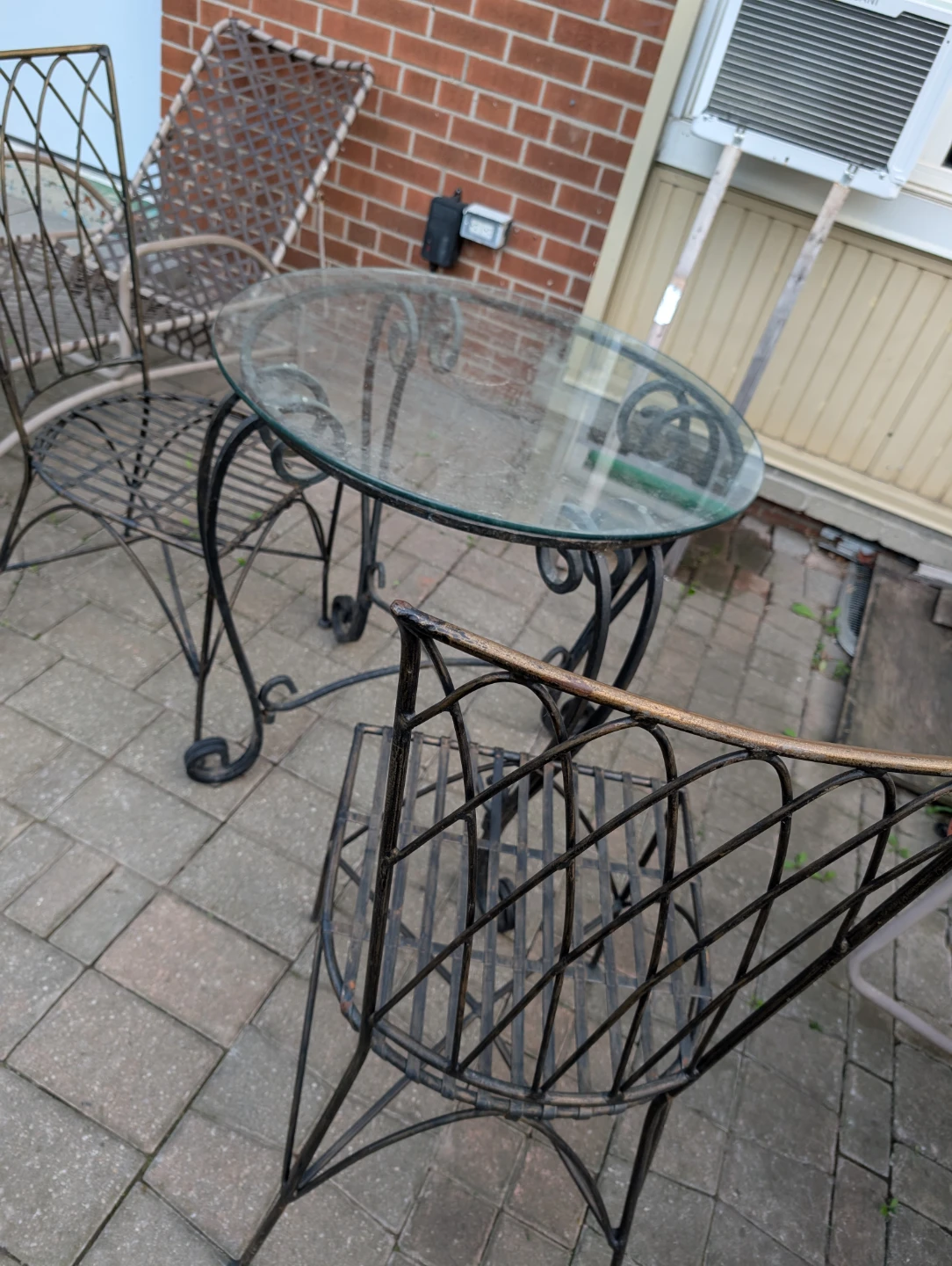 Metal patio table and chairs set. 30 ins all around 29ins Depth - photo 4