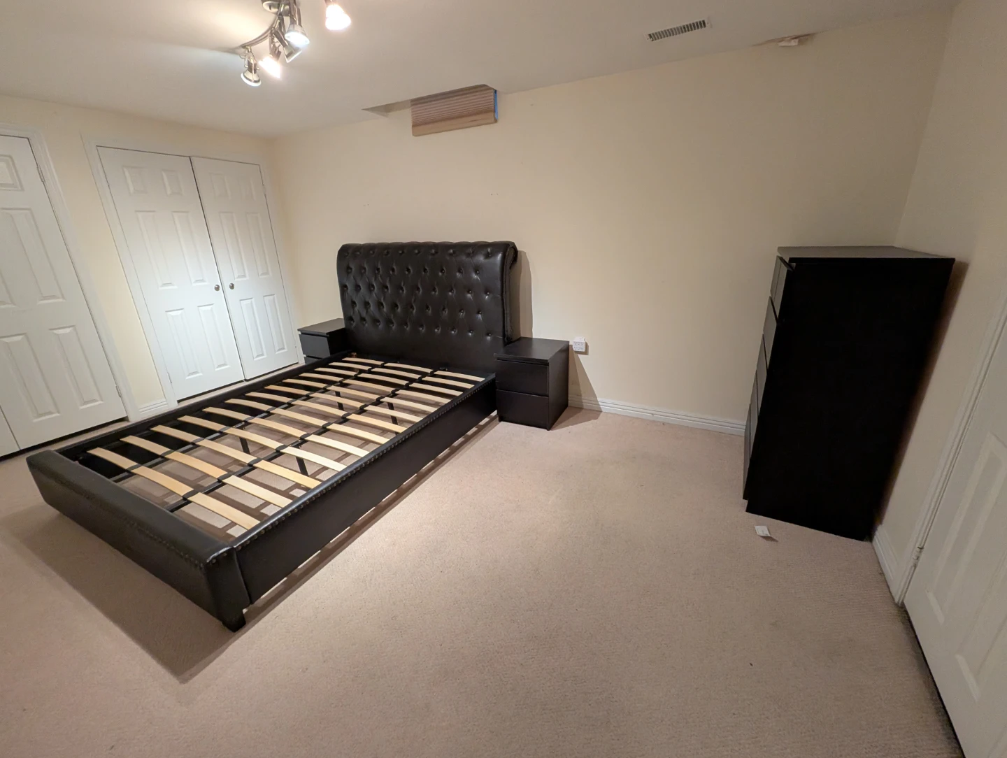 Queen bedroom set