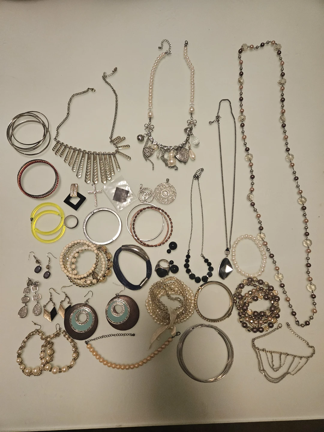 MOVING SALE!-  Assorted Jewellery Lot